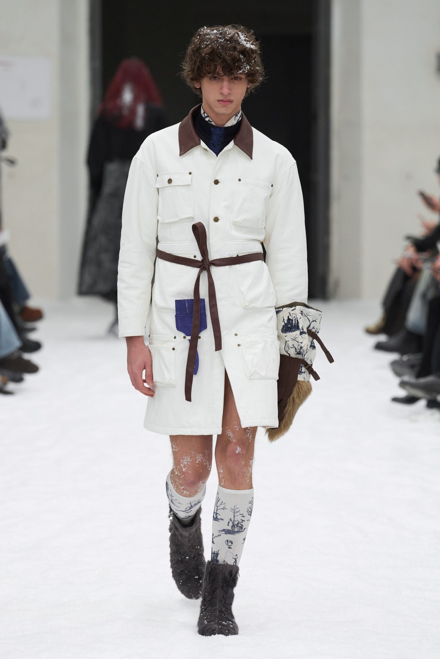 white cotton long-sleeve collared fitted buttoned zippered coat
