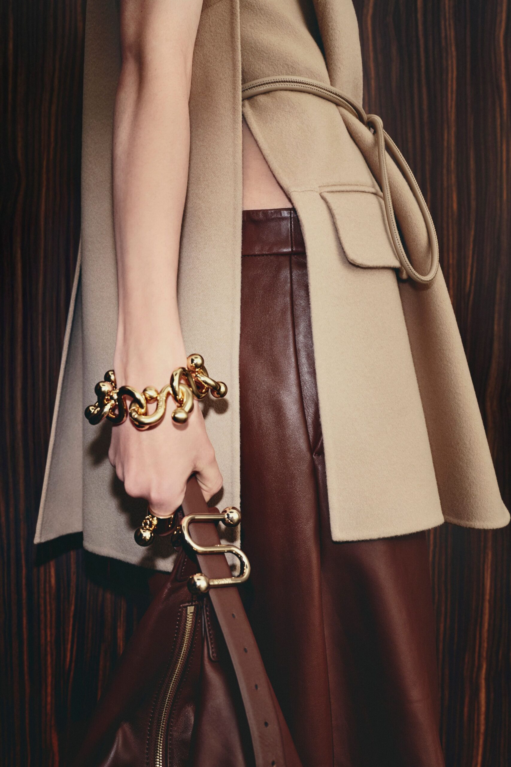 beige wool sleeveless collared tailored belted coat