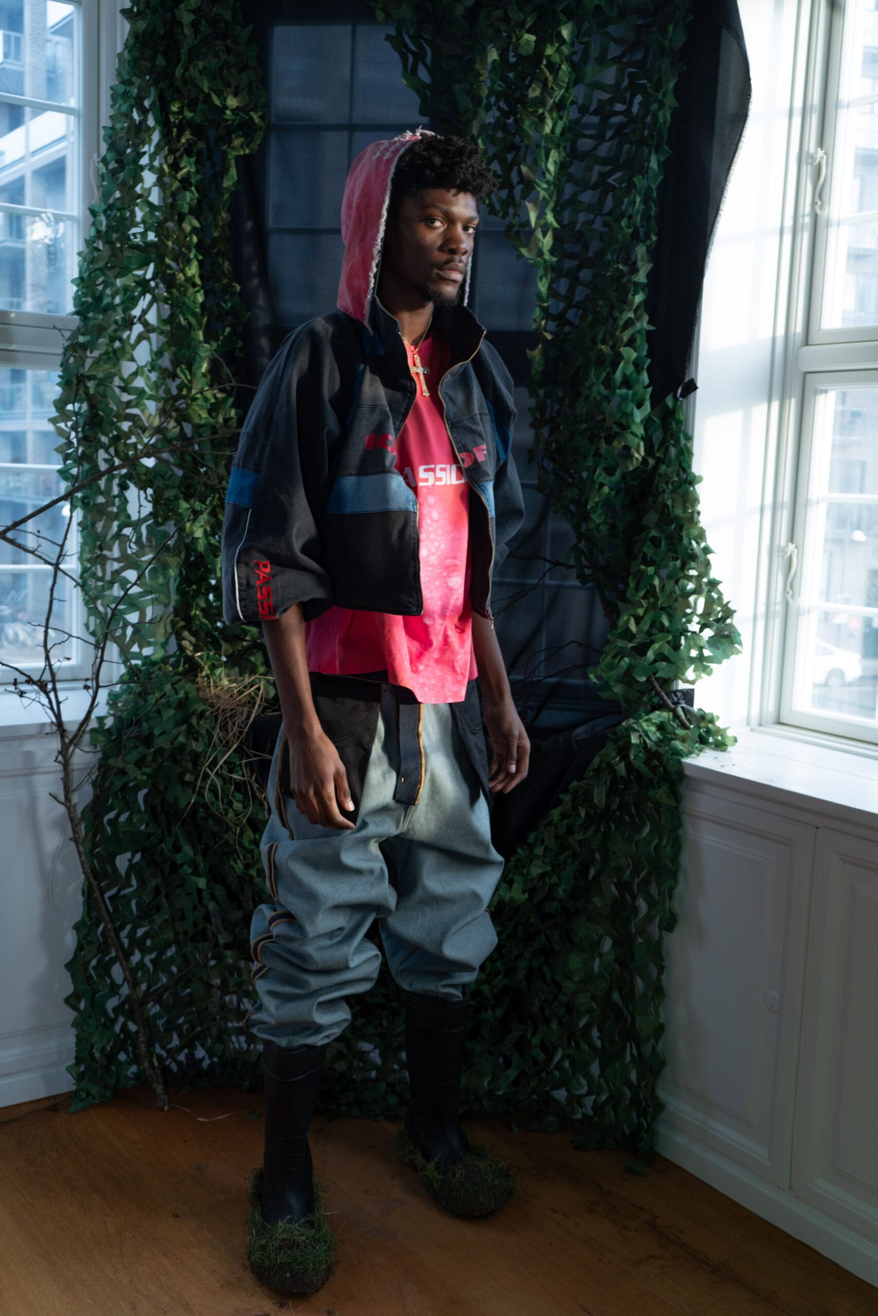 relaxed black jacket with pink t-shirt