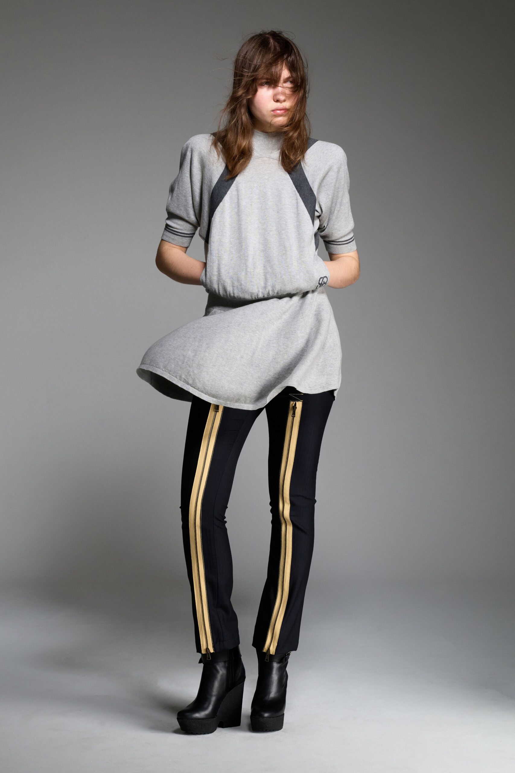 gray cotton short-sleeve high-neck relaxed draped top
