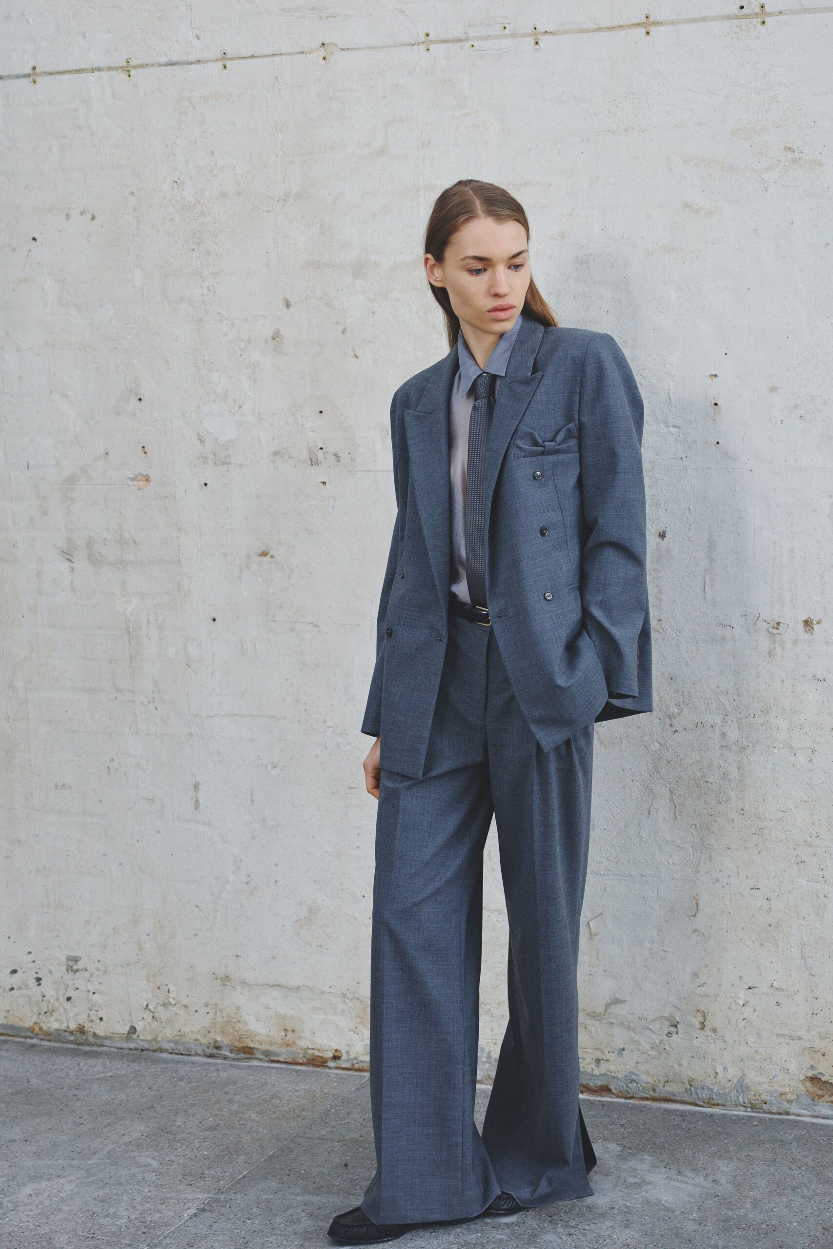 gray silk long-sleeve collared fitted shirt