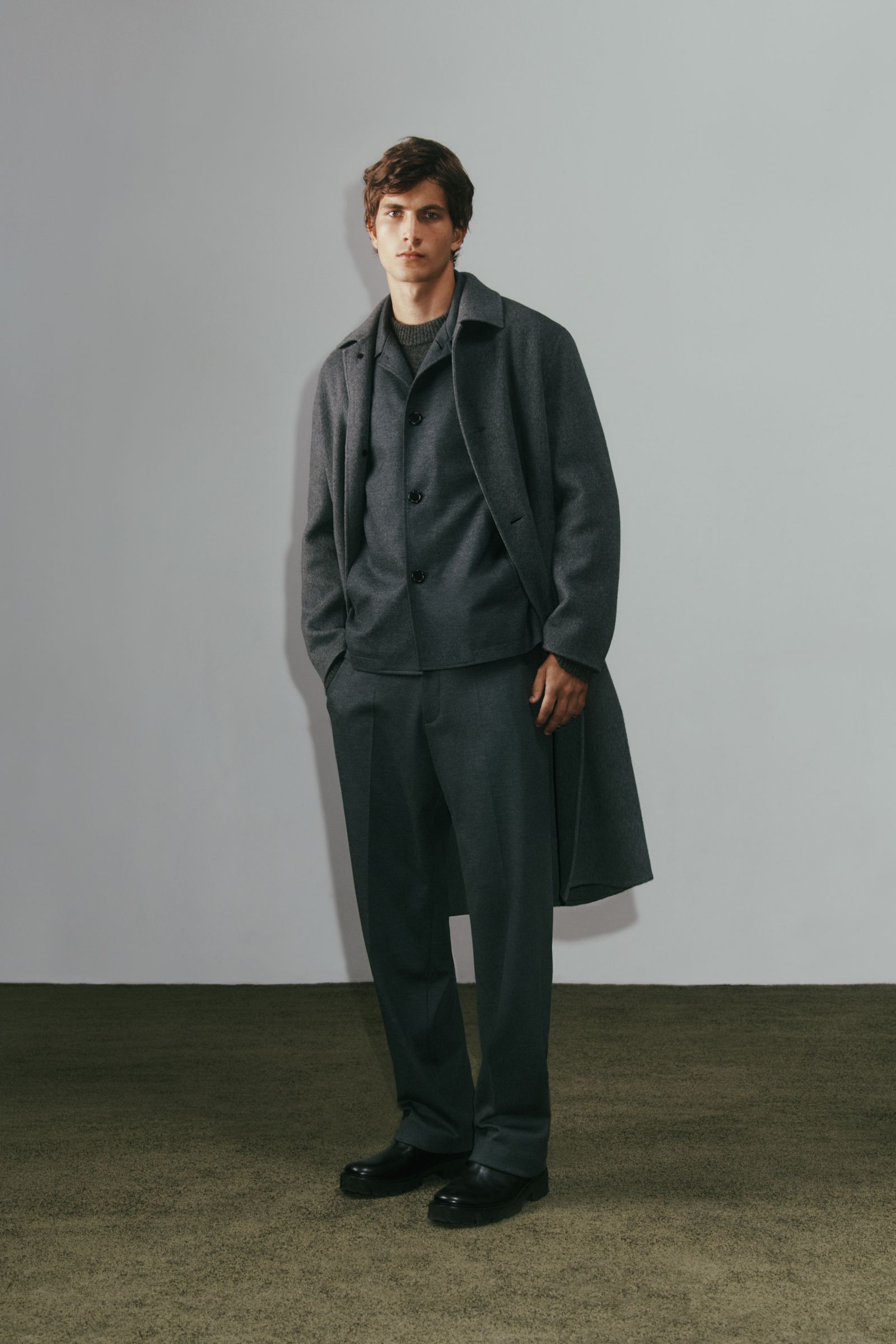 gray wool long-sleeve collared relaxed buttoned coat