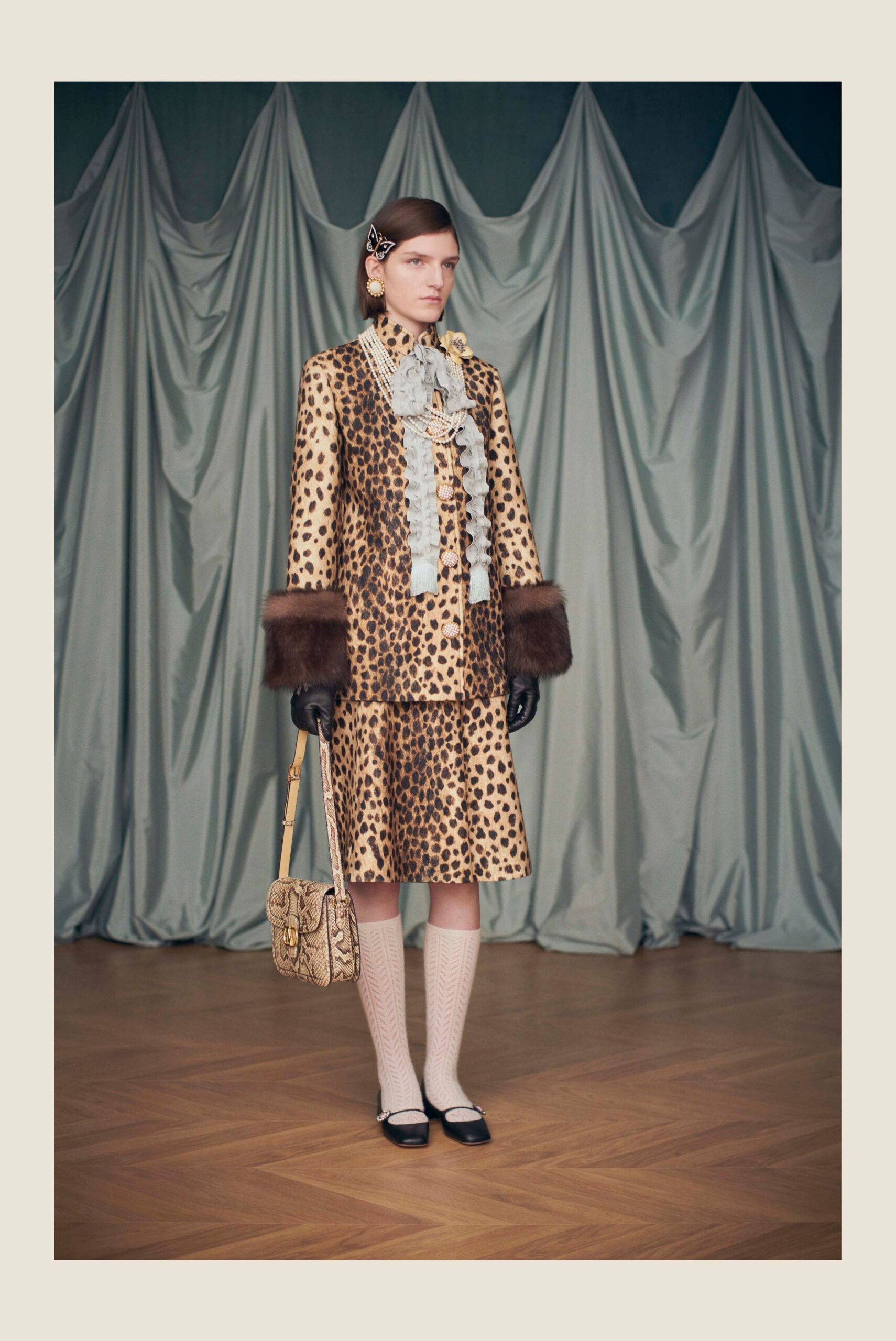 brown fur long-sleeve collared fitted animal-print buttoned coat