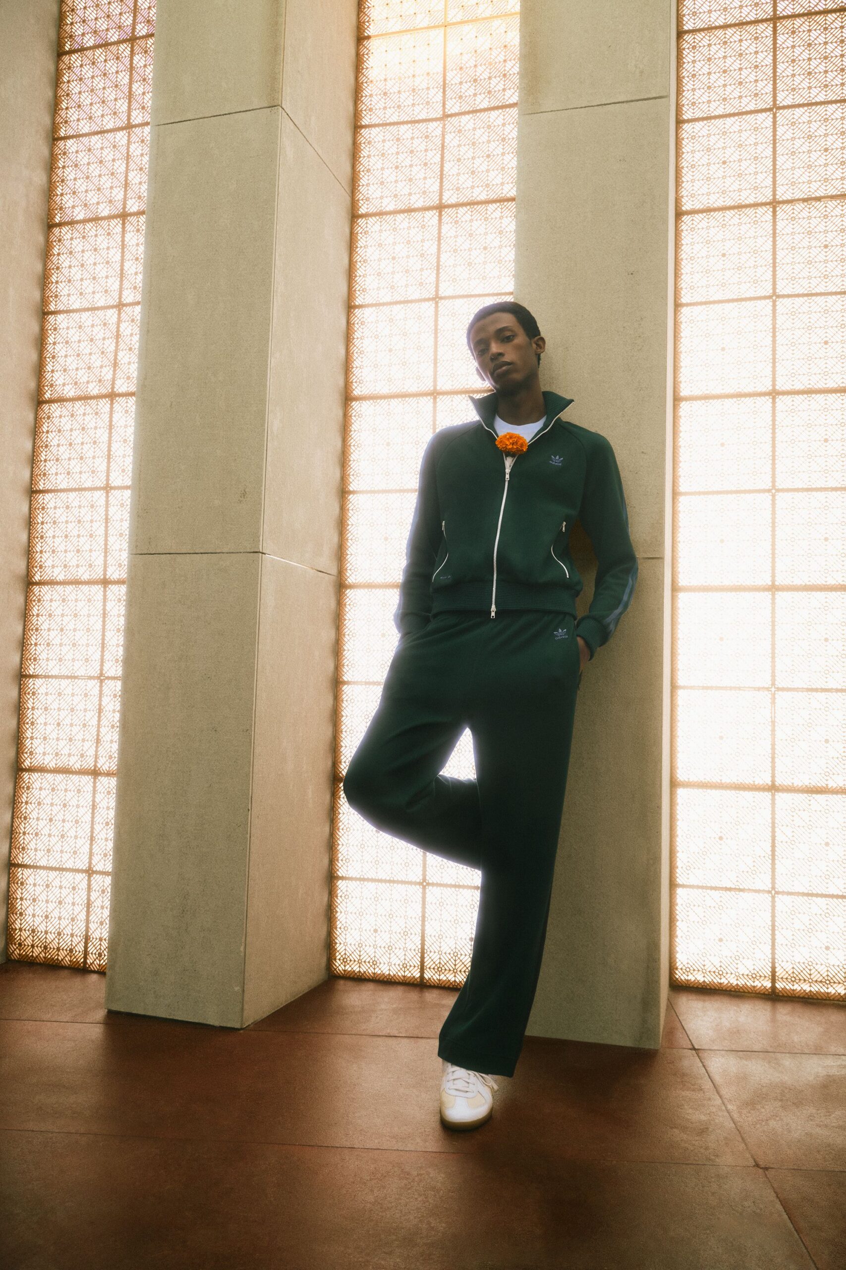 green cotton long-sleeve collared fitted jacket