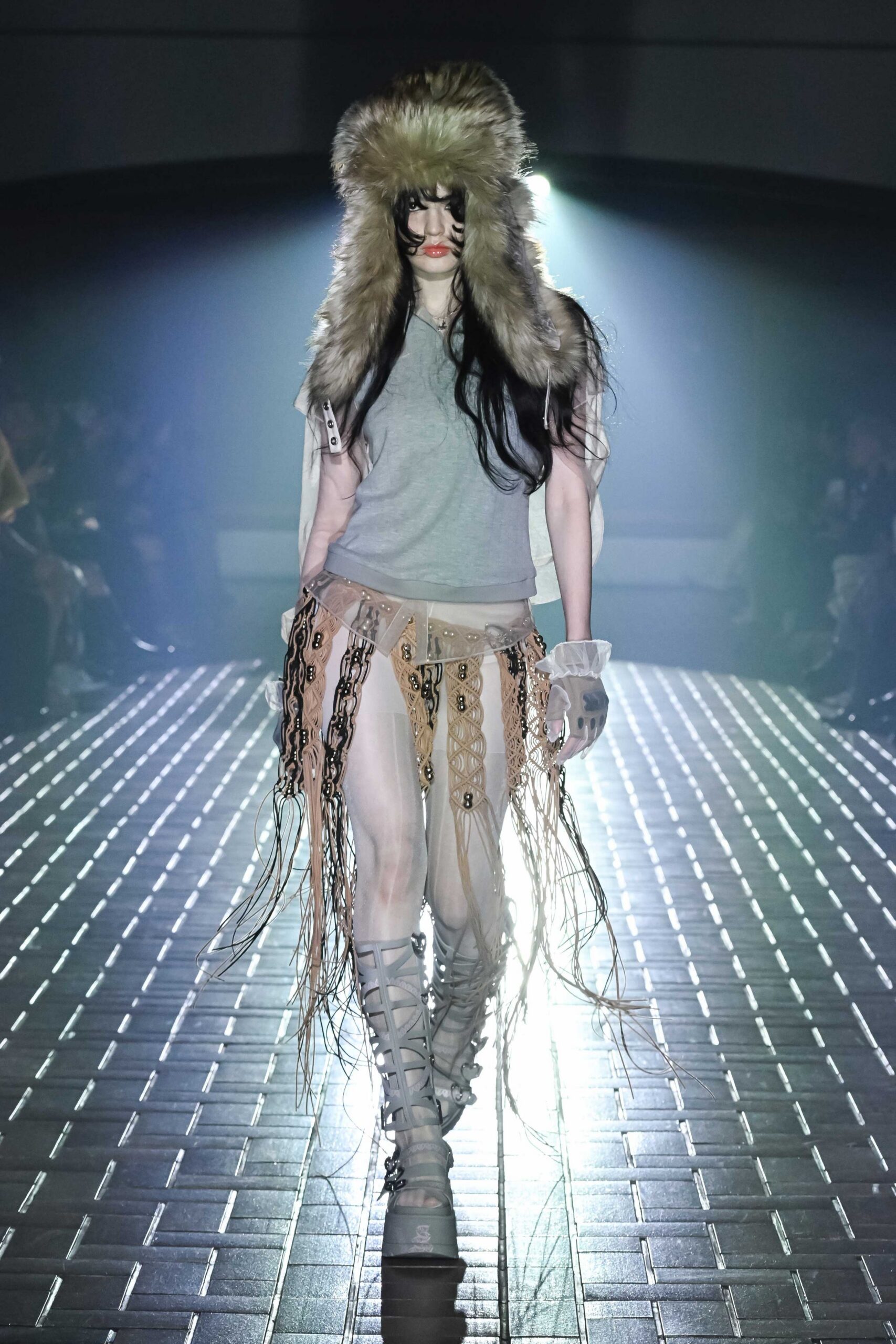 gray cotton top with beige fringed skirt