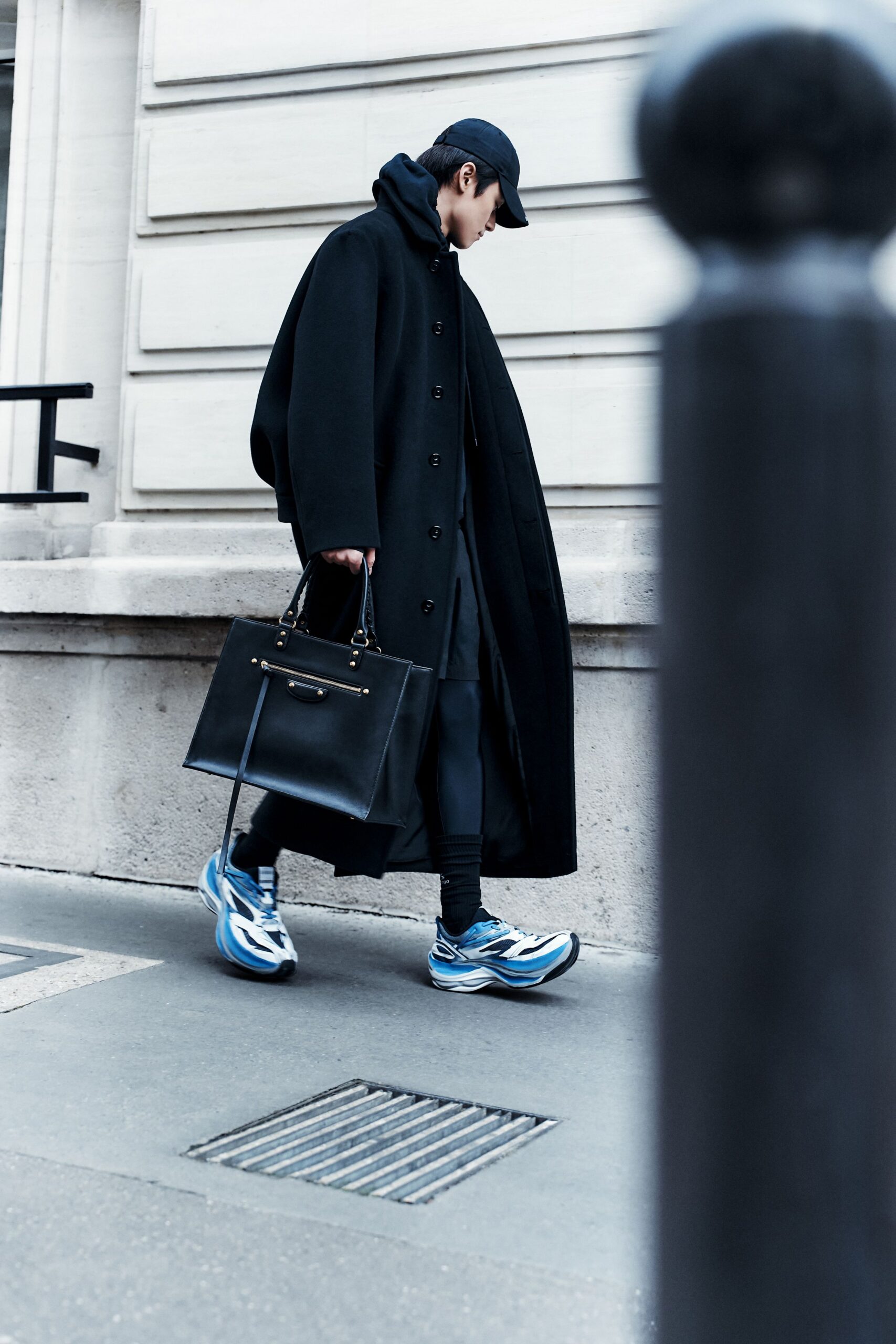 blue mesh fitted textured shoes