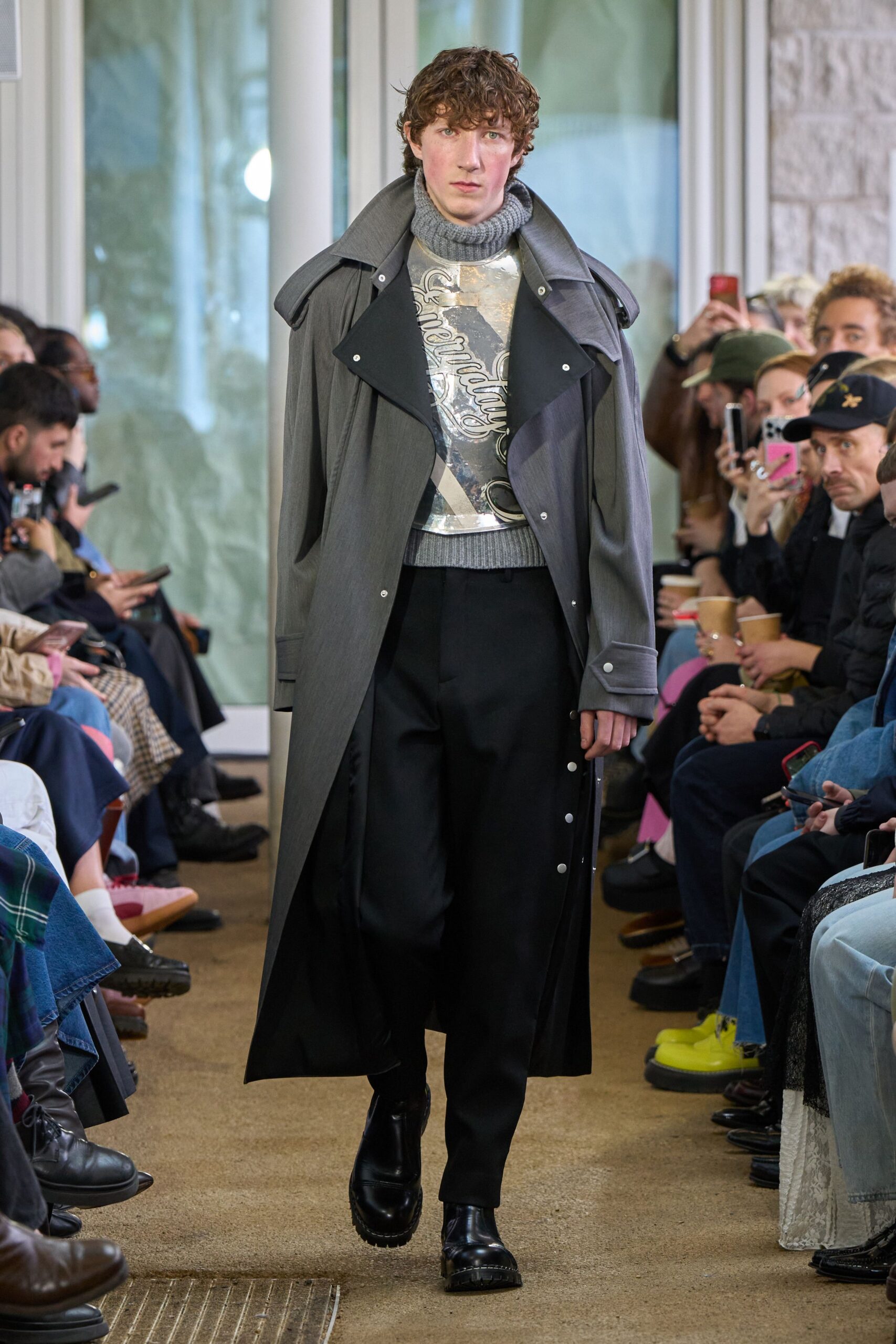 gray wool long-sleeve collared structured zippered coat