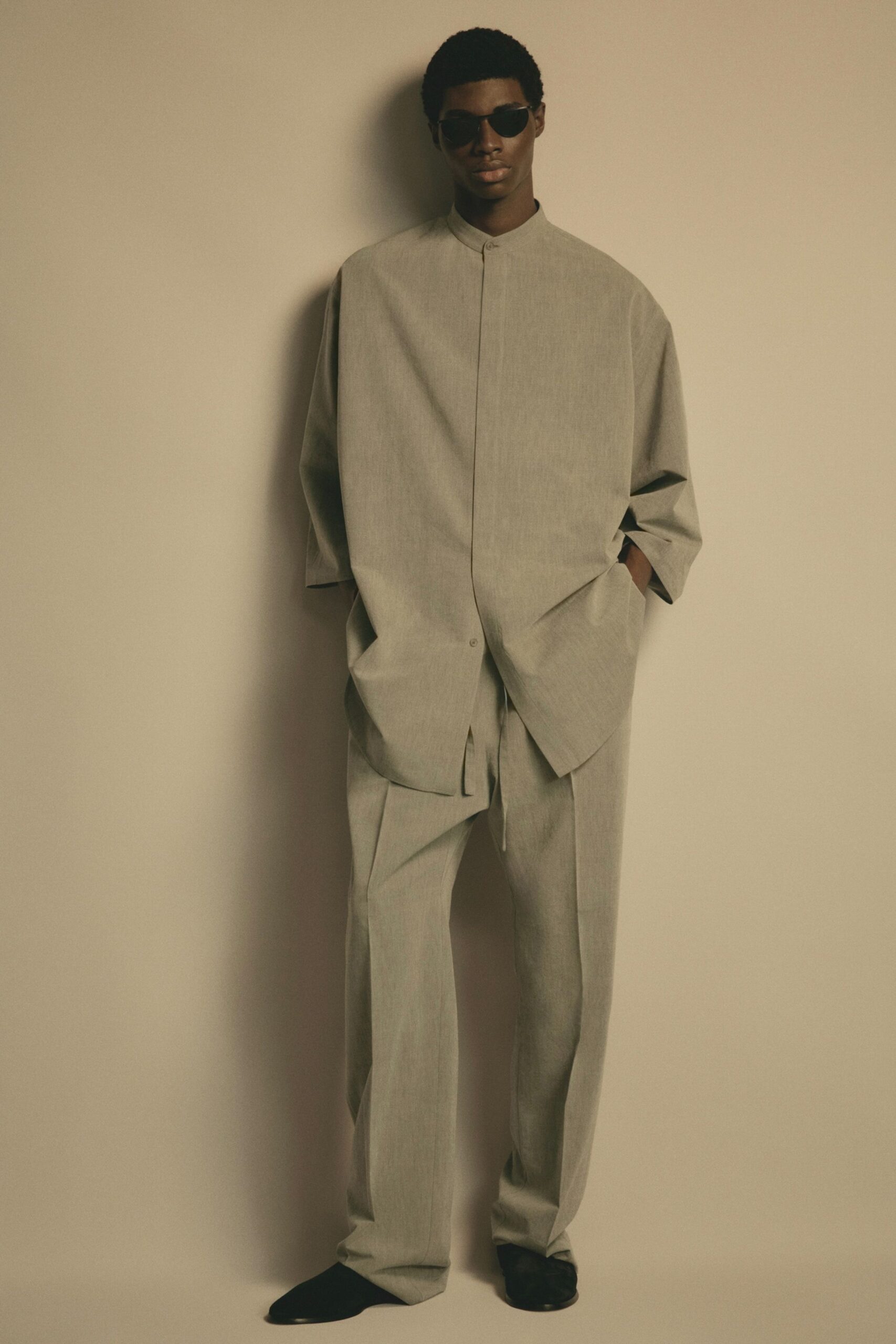 gray cotton long-sleeve collared oversized shirt