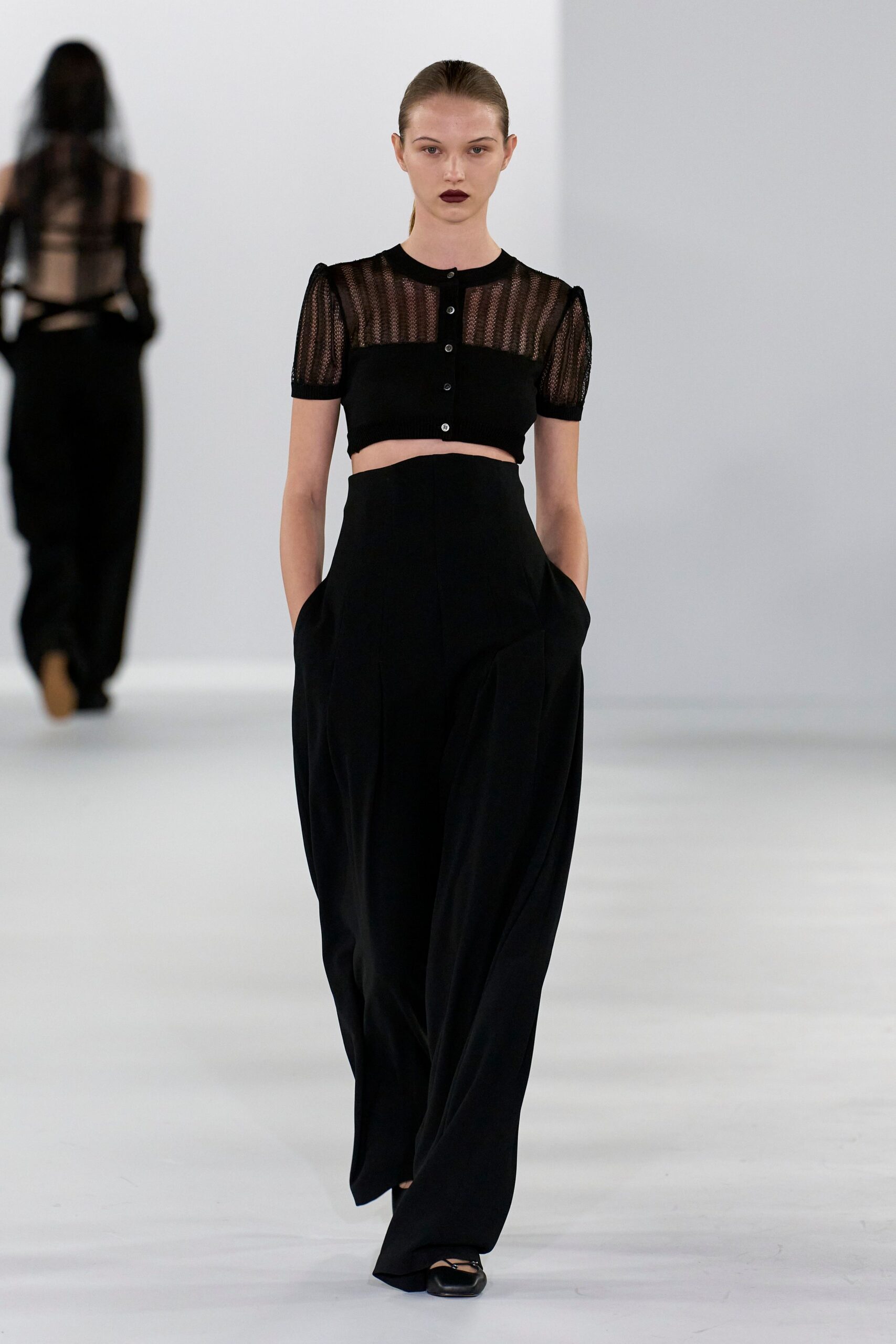 black silk short-sleeve collared fitted pleated buttoned top