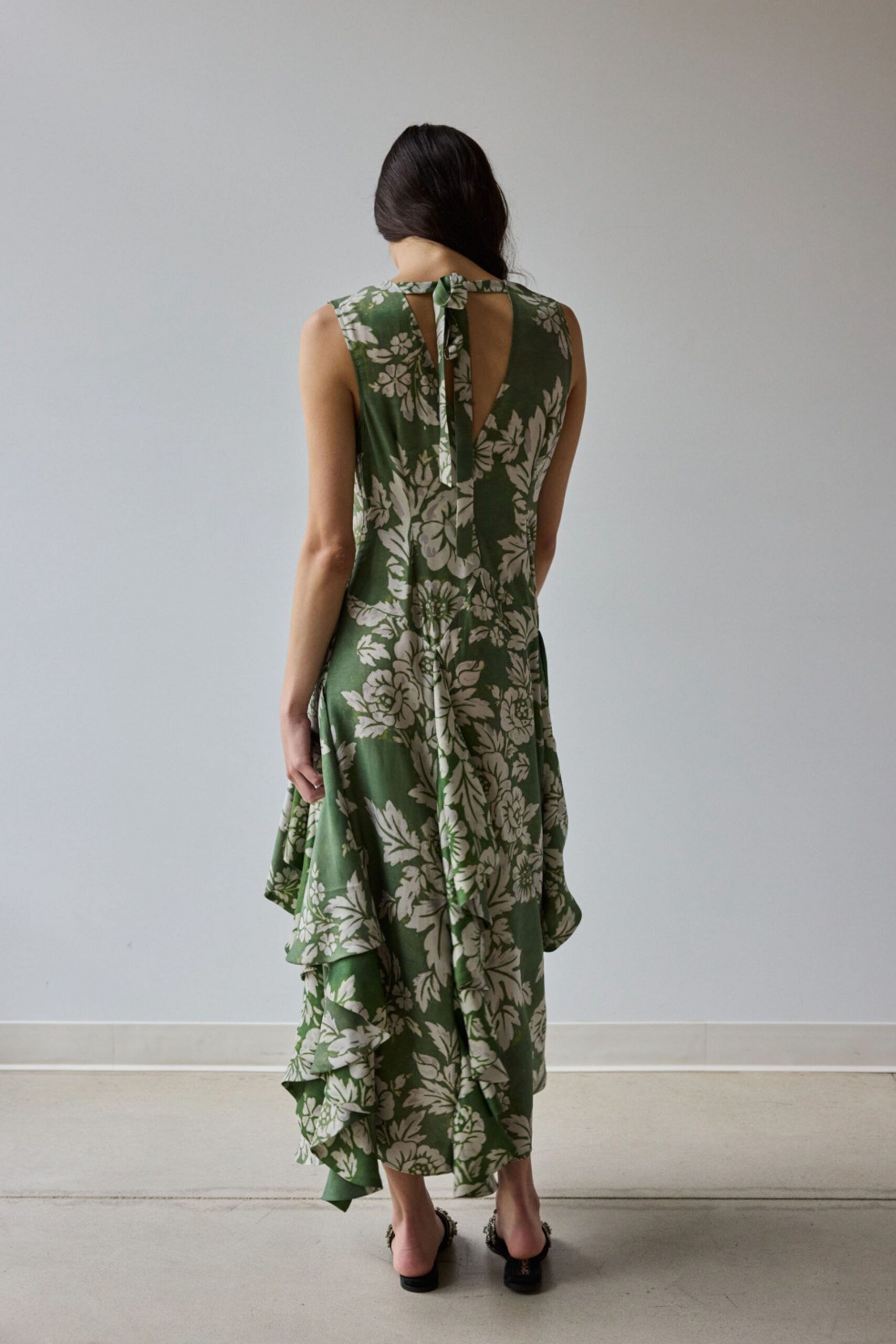 green silk sleeveless v-neck fitted floral flared dress