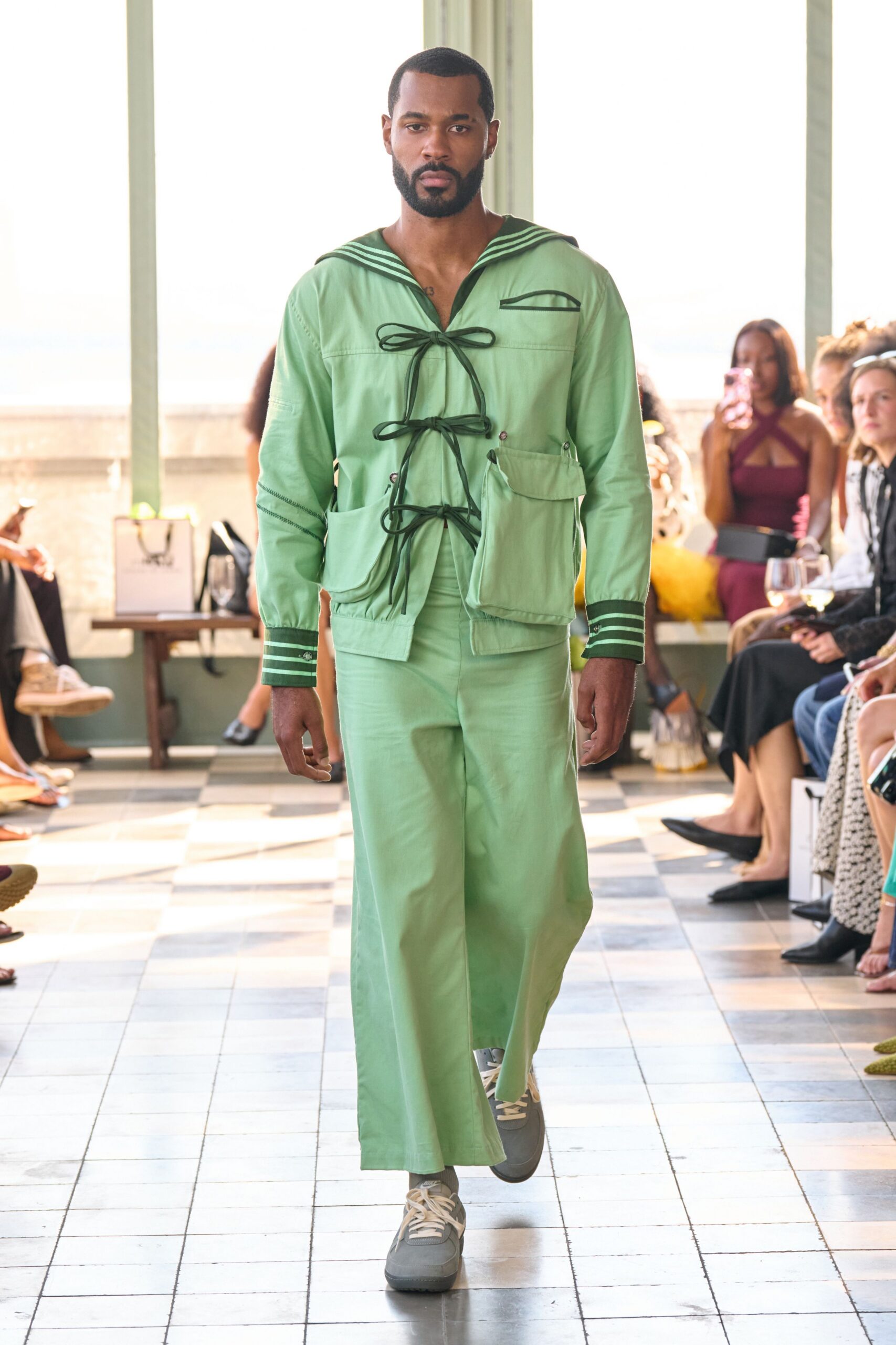 green cotton long-sleeve collared relaxed buttoned jacket