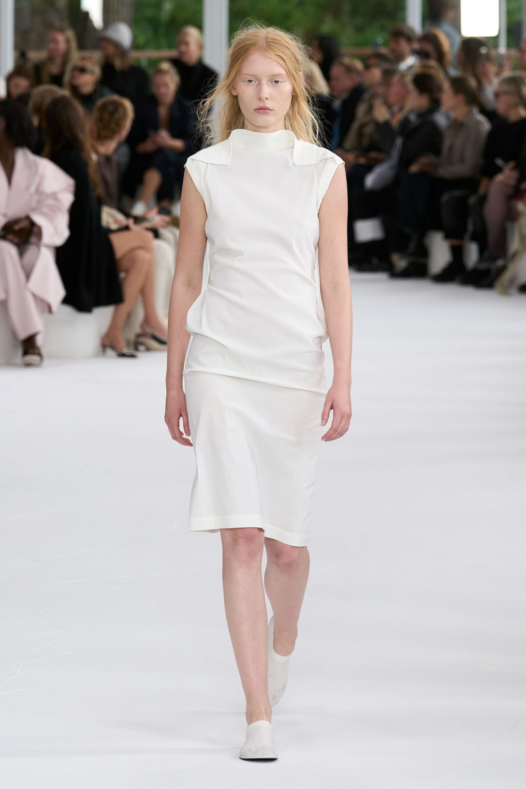 white fitted midi dress with shoes