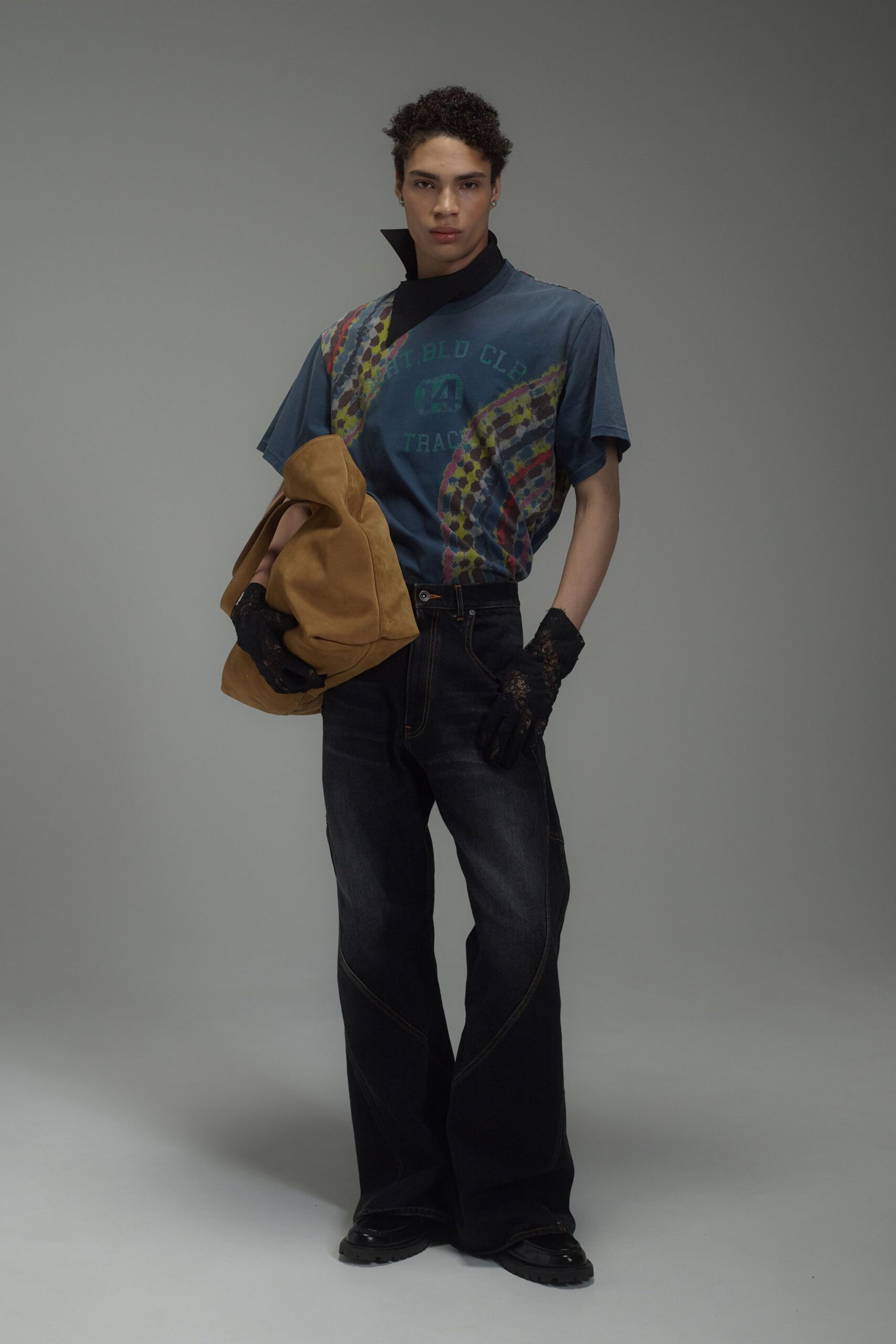 blue cotton short-sleeve collared relaxed printed t-shirt