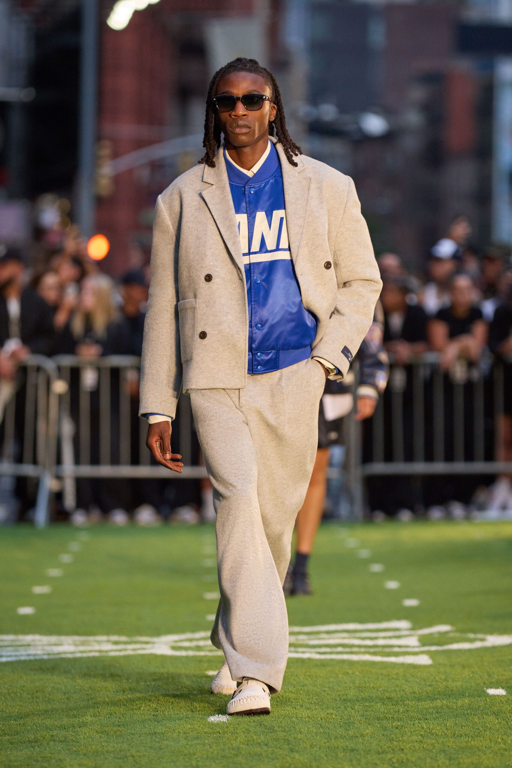 gray blazer with blue shirt