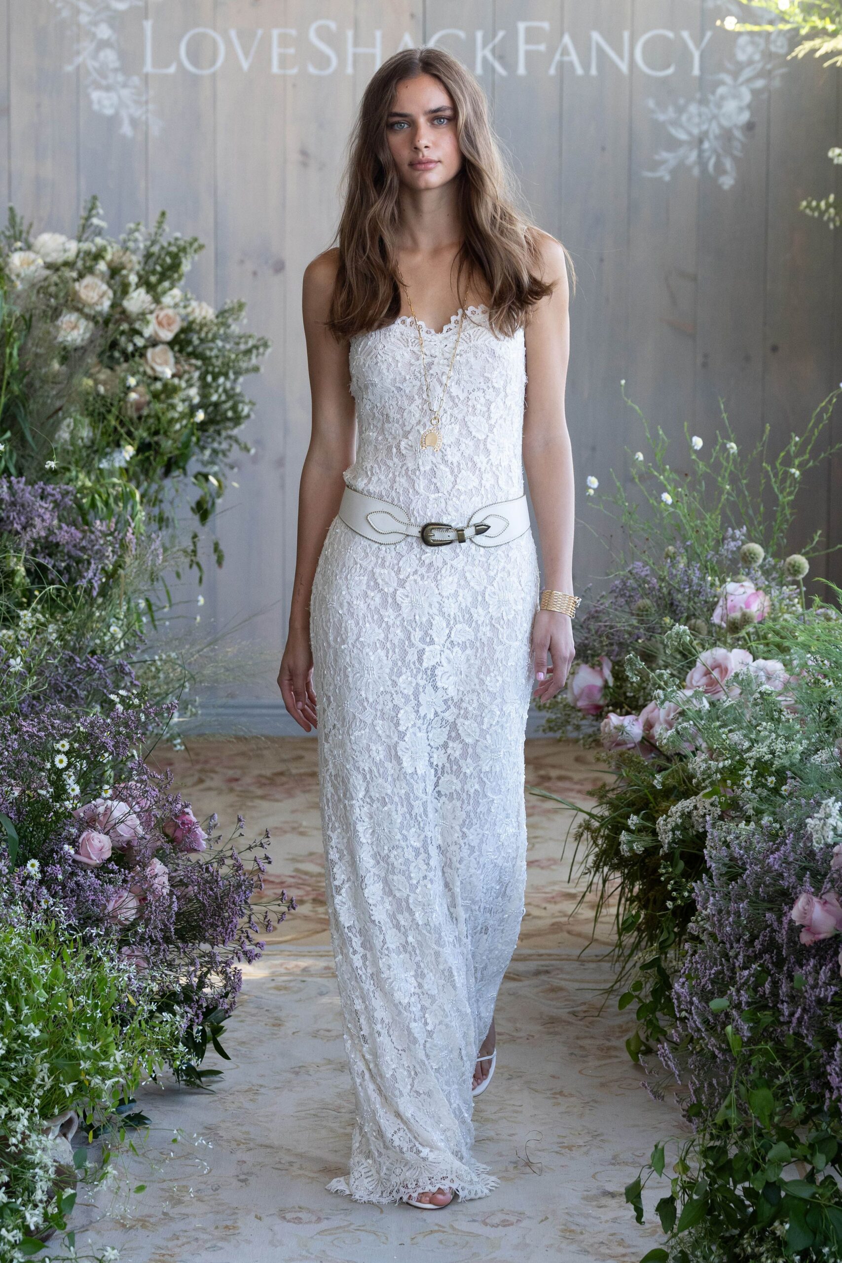 white leather fitted belt