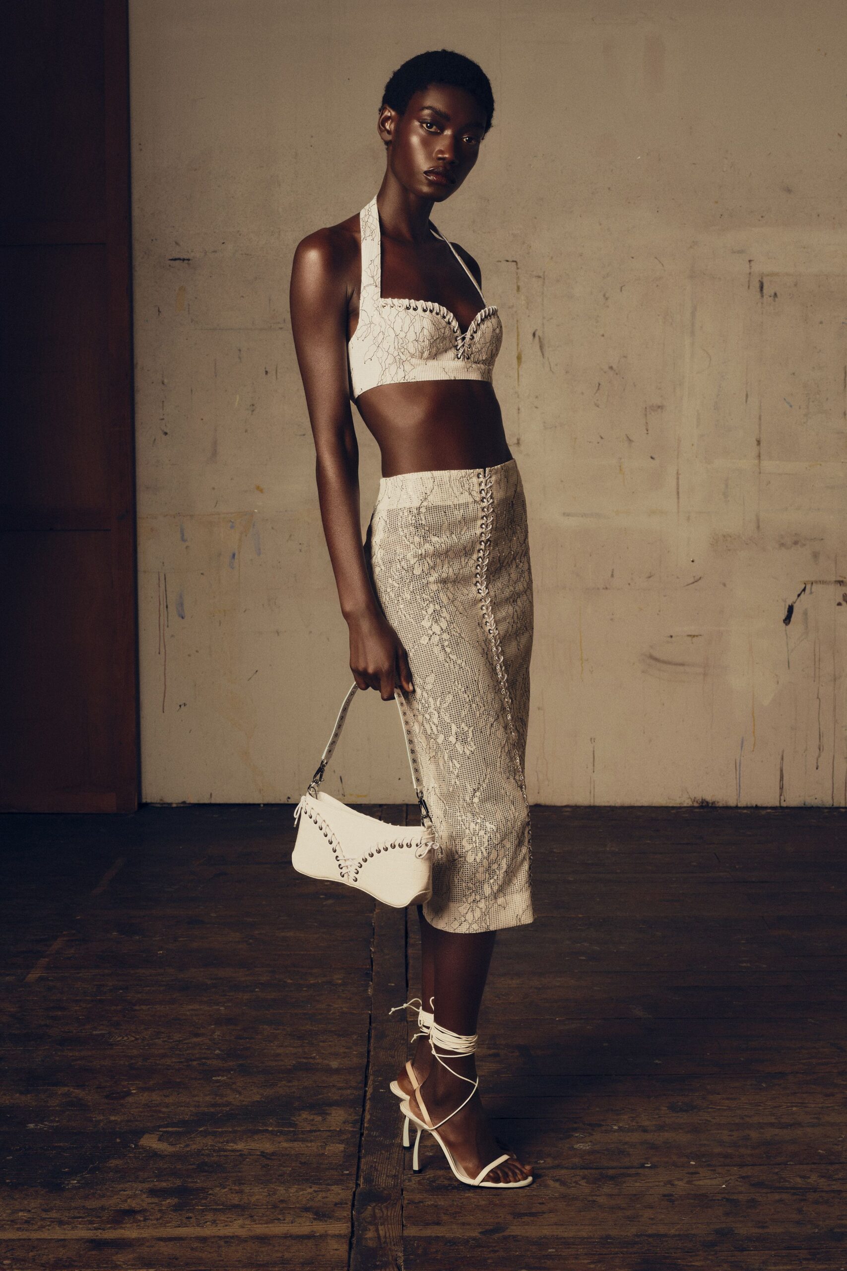 white lace strapless fitted embroidered bustier