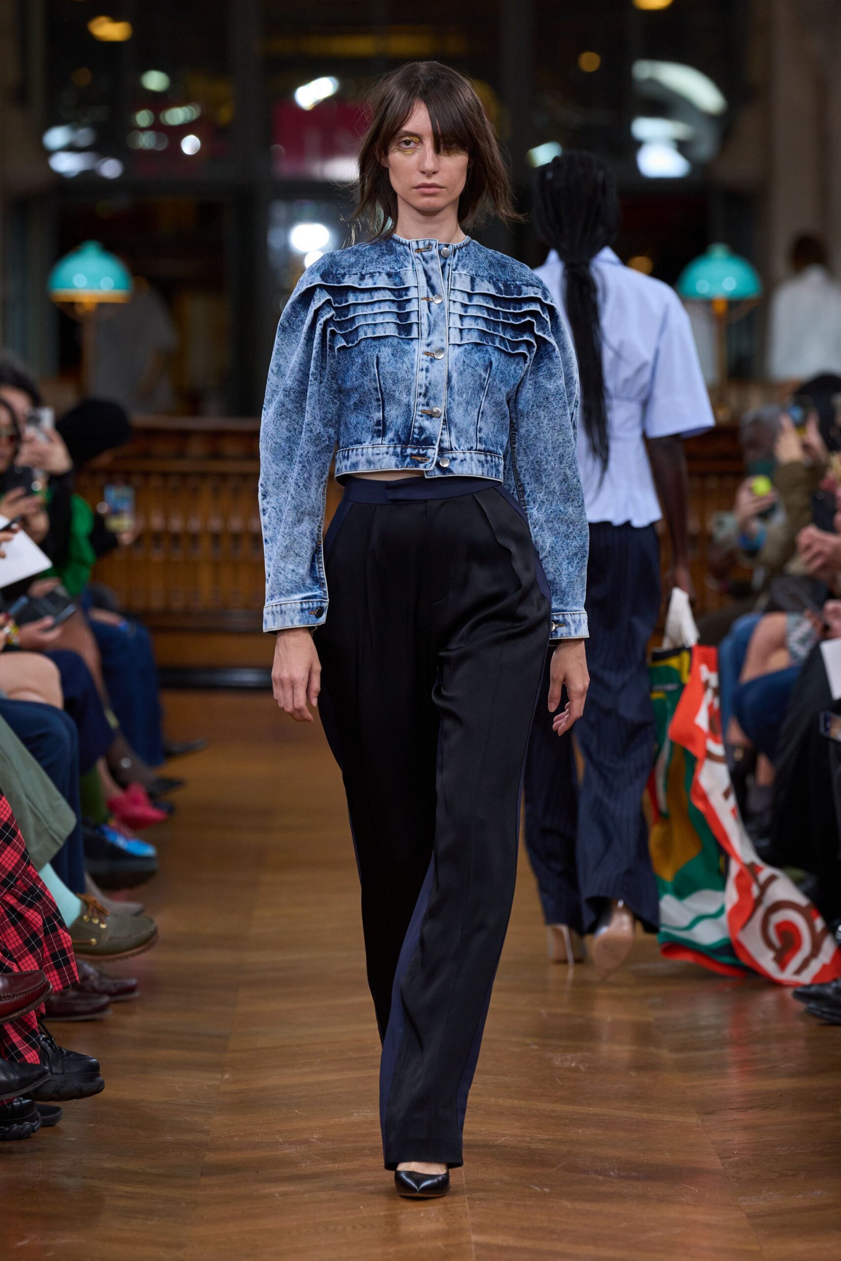 blue denim long-sleeve collared fitted pleated jacket