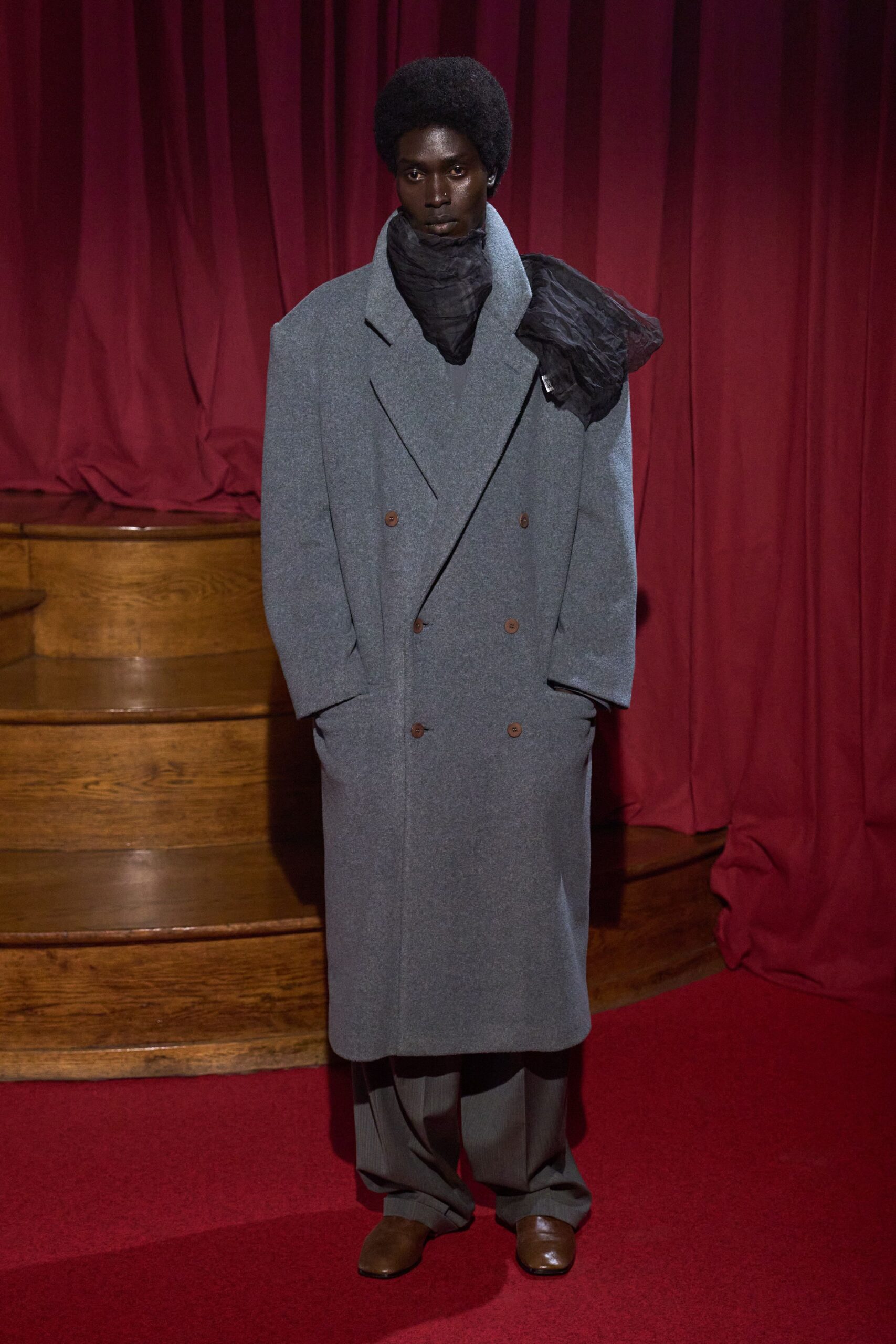 gray wool long-sleeve collared oversized coat