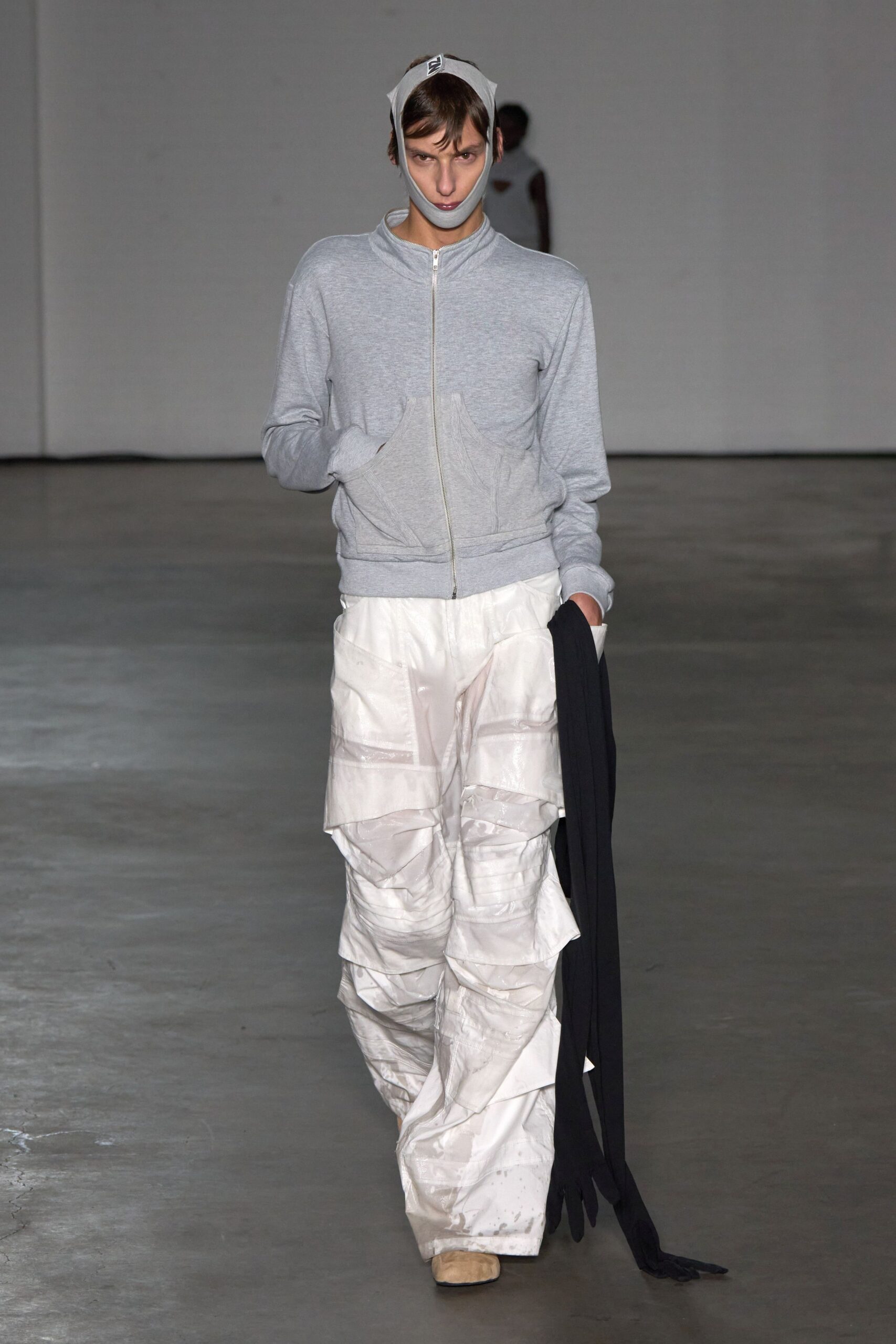 gray hoodie white pleated pants