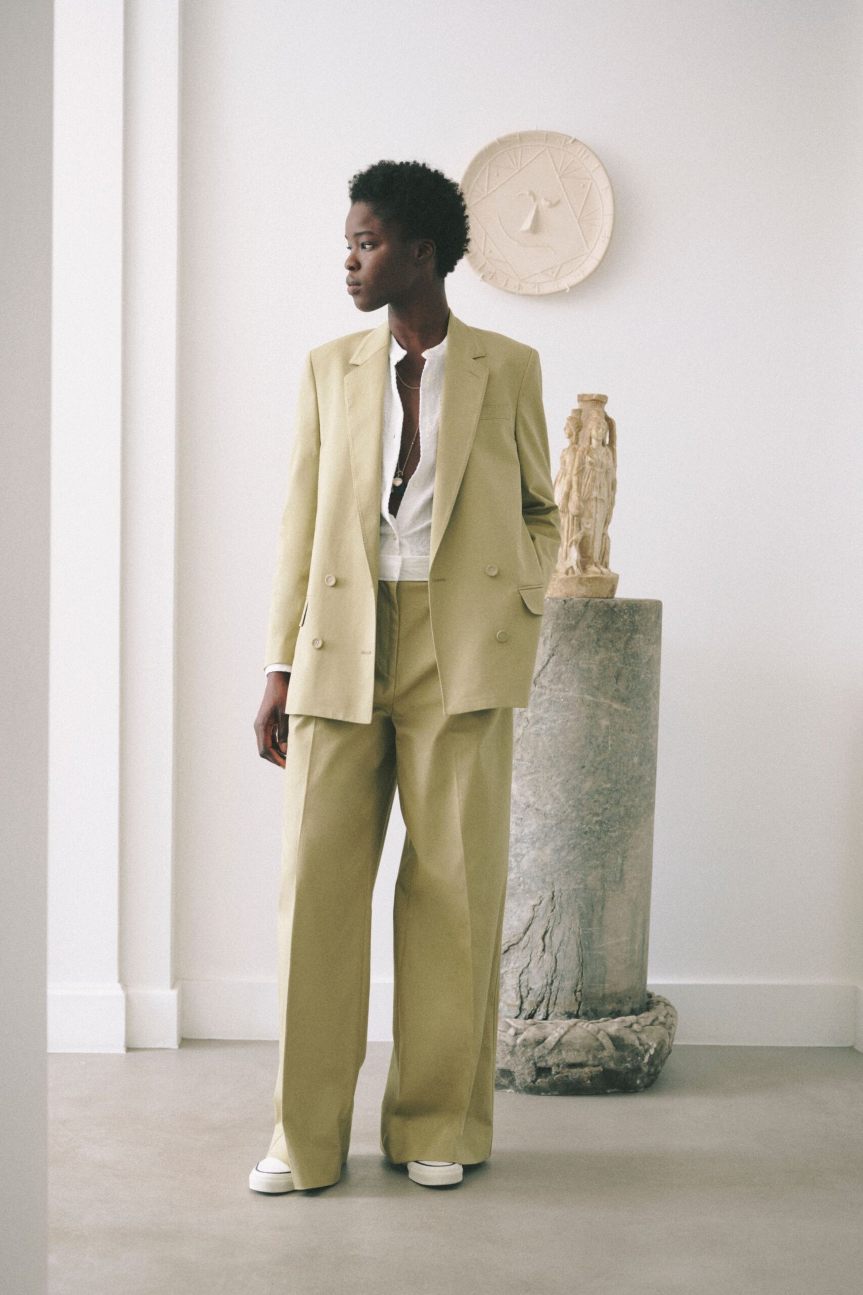 yellow tailored suit with white shirt