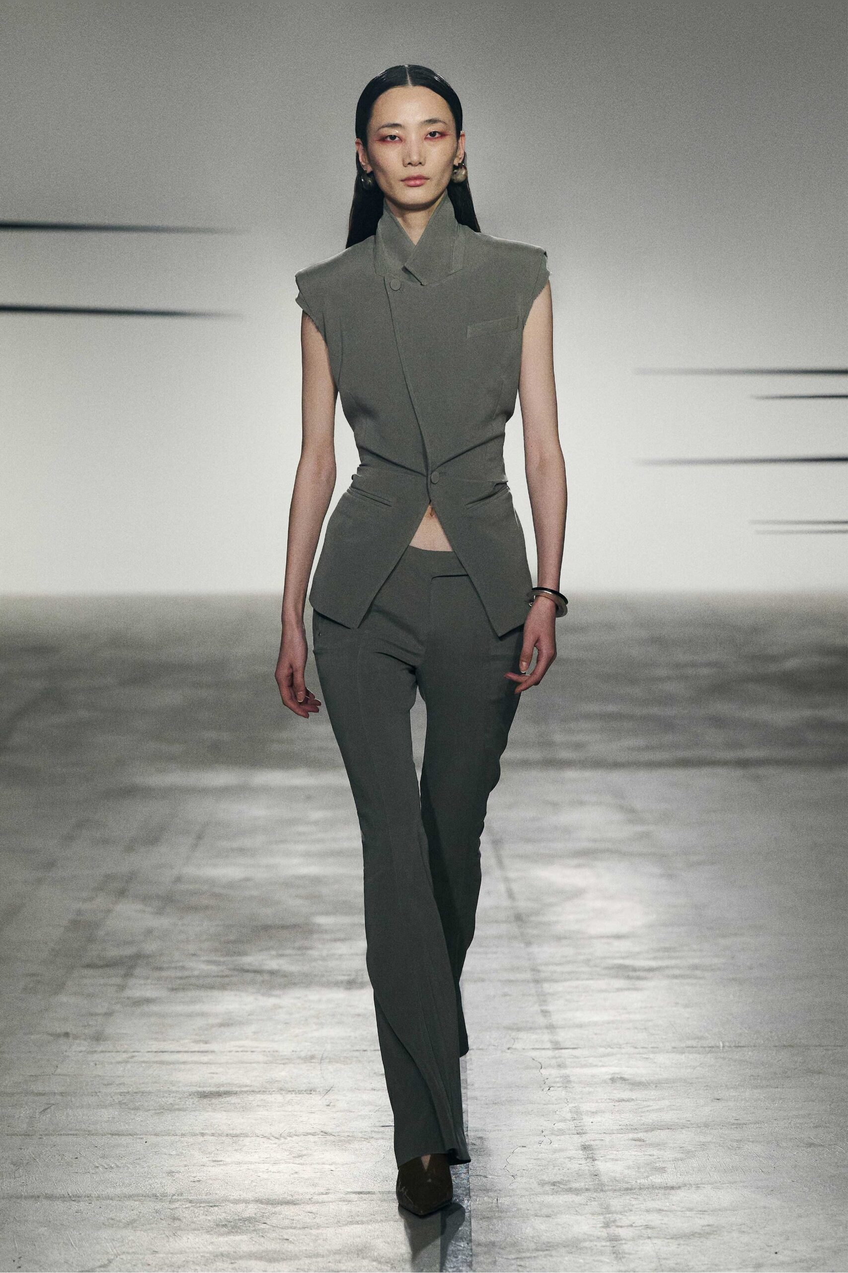 gray cotton sleeveless collared tailored structured buttoned suit