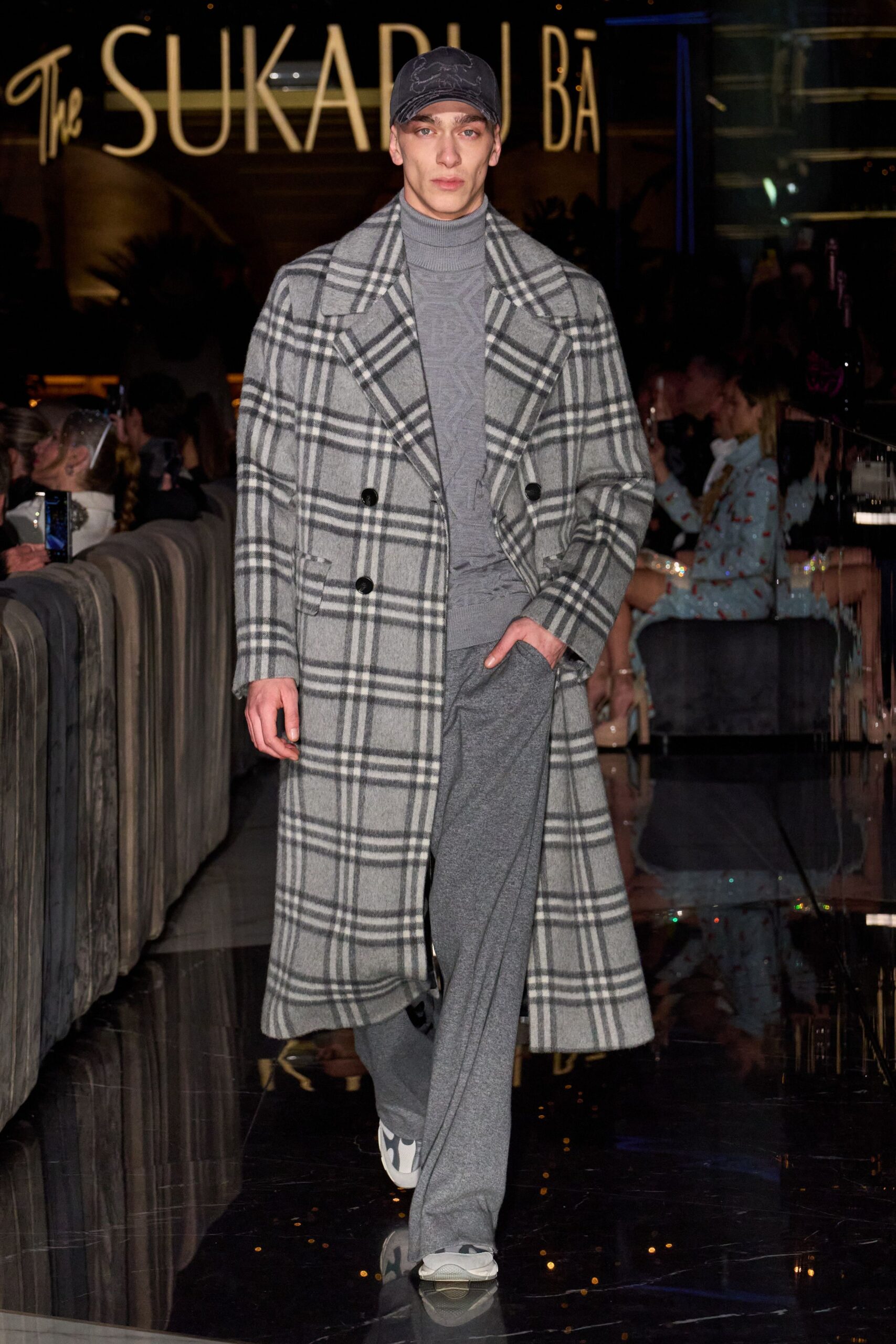 gray wool long-sleeve collared structured checked coat