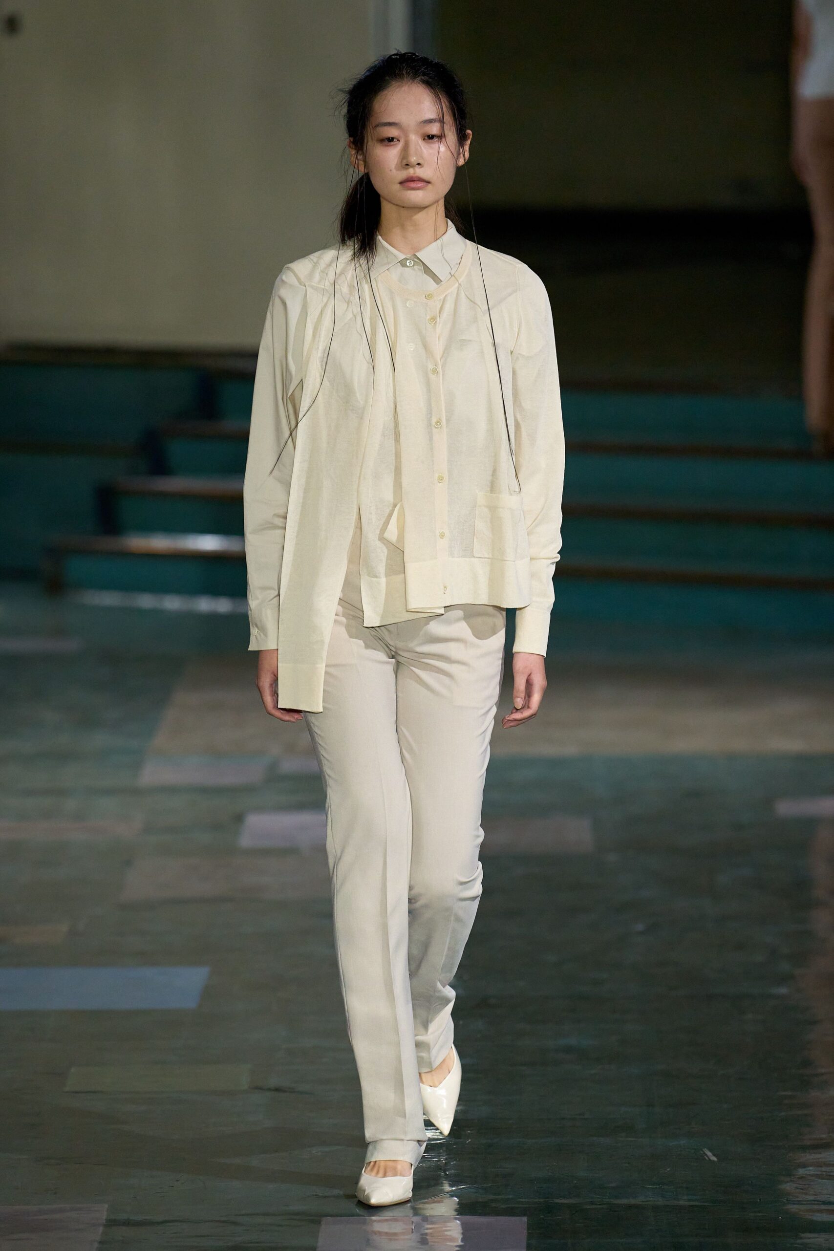 beige cotton slim pants