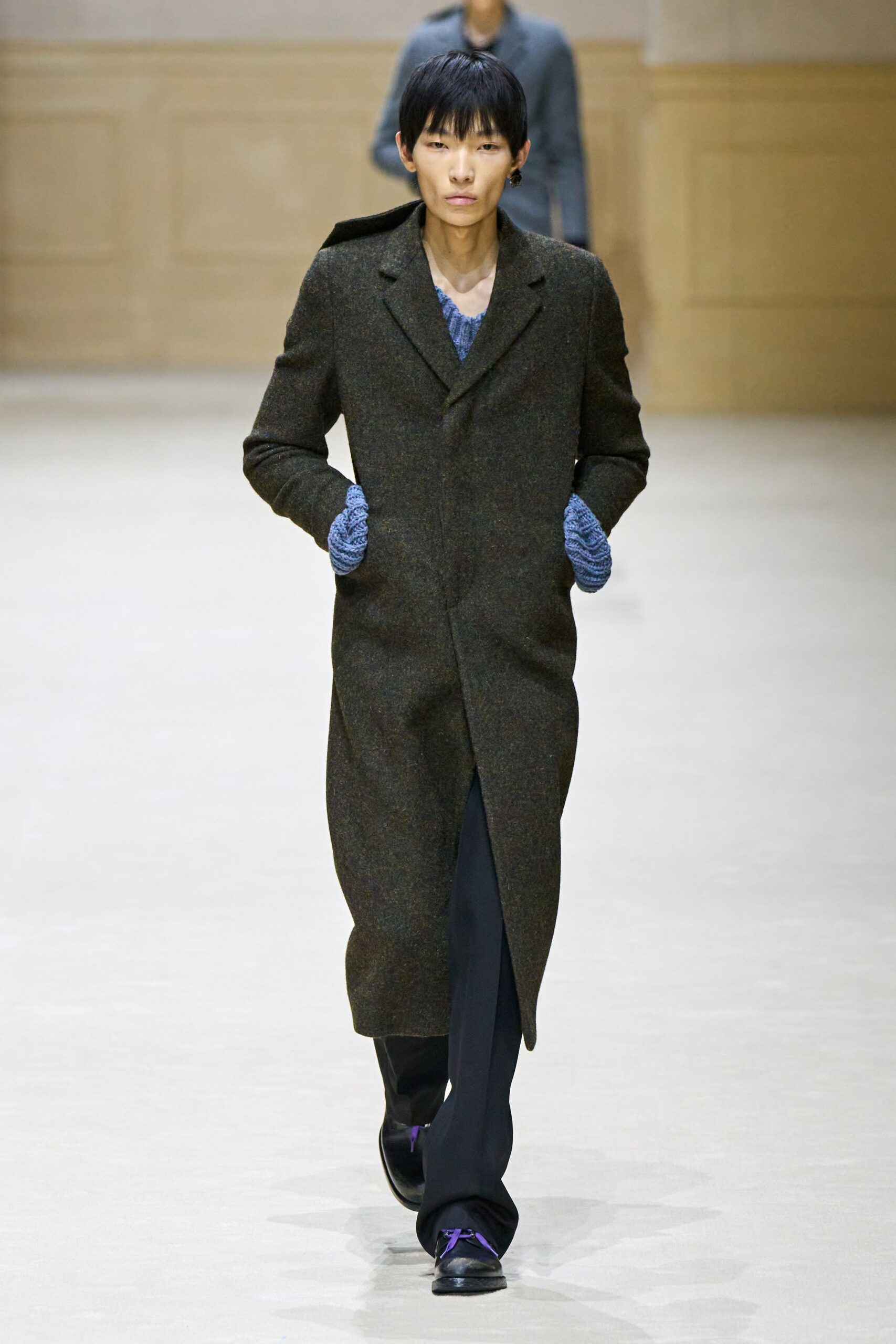 brown wool long-sleeve collared fitted buttoned maxi coat