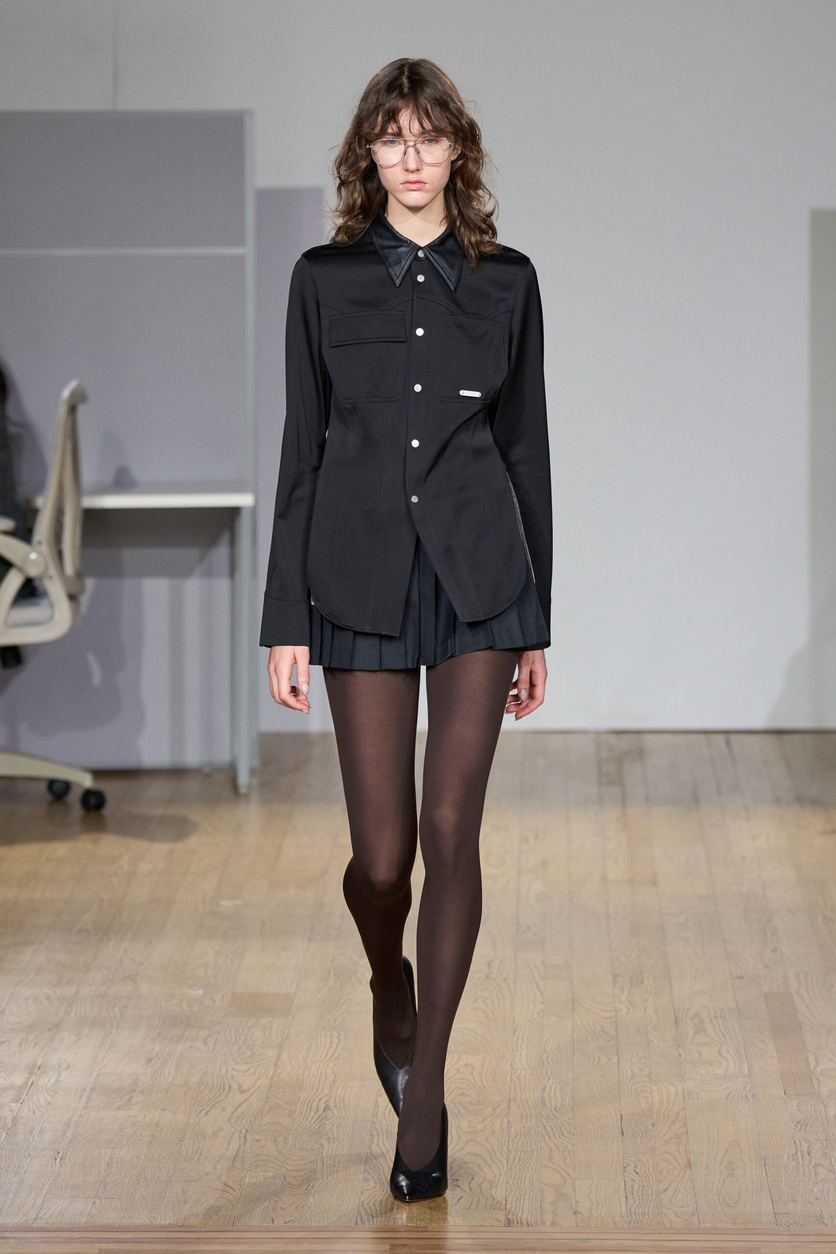 black cotton fitted pleated short skirt