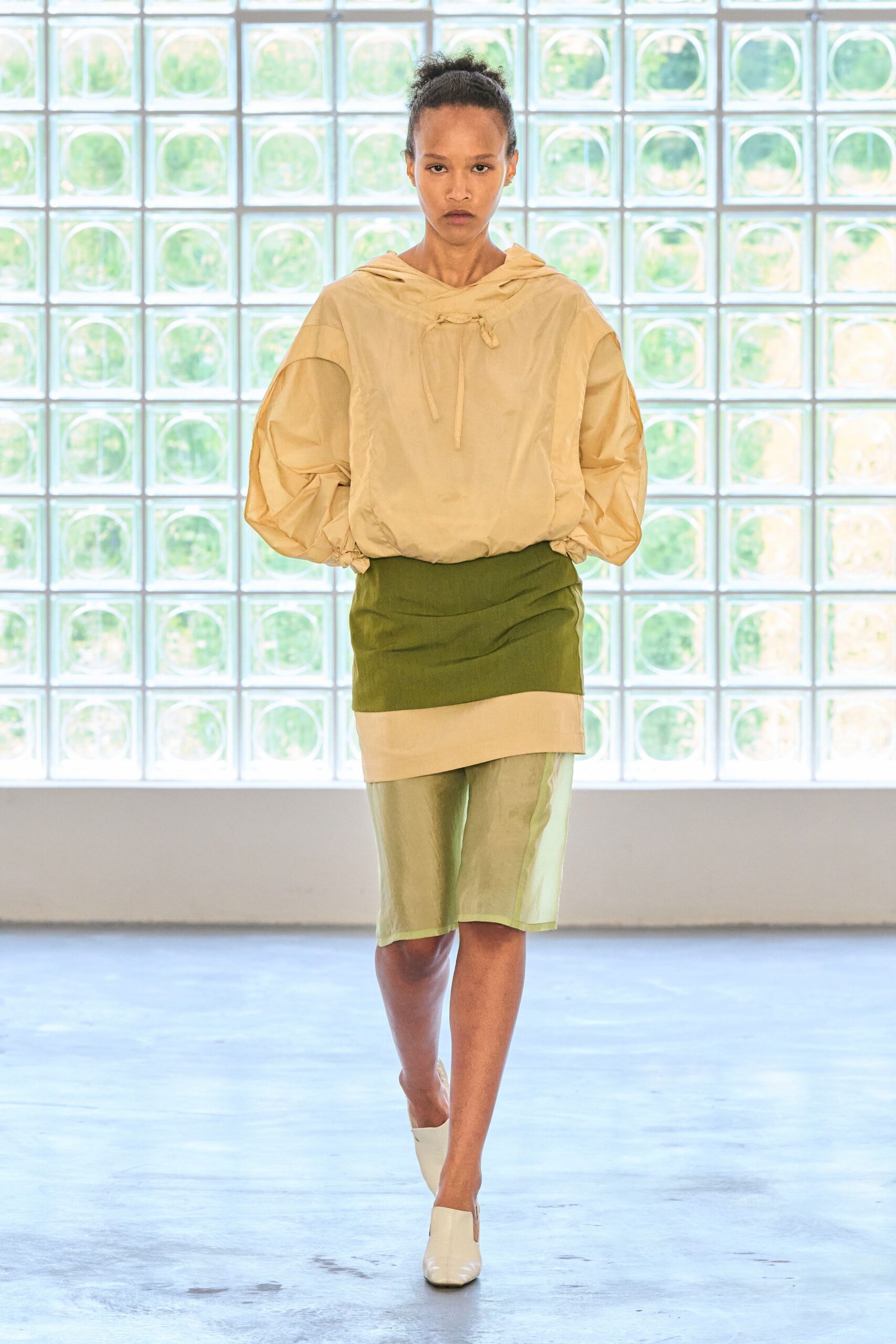 green silk fitted straight-leg skirt