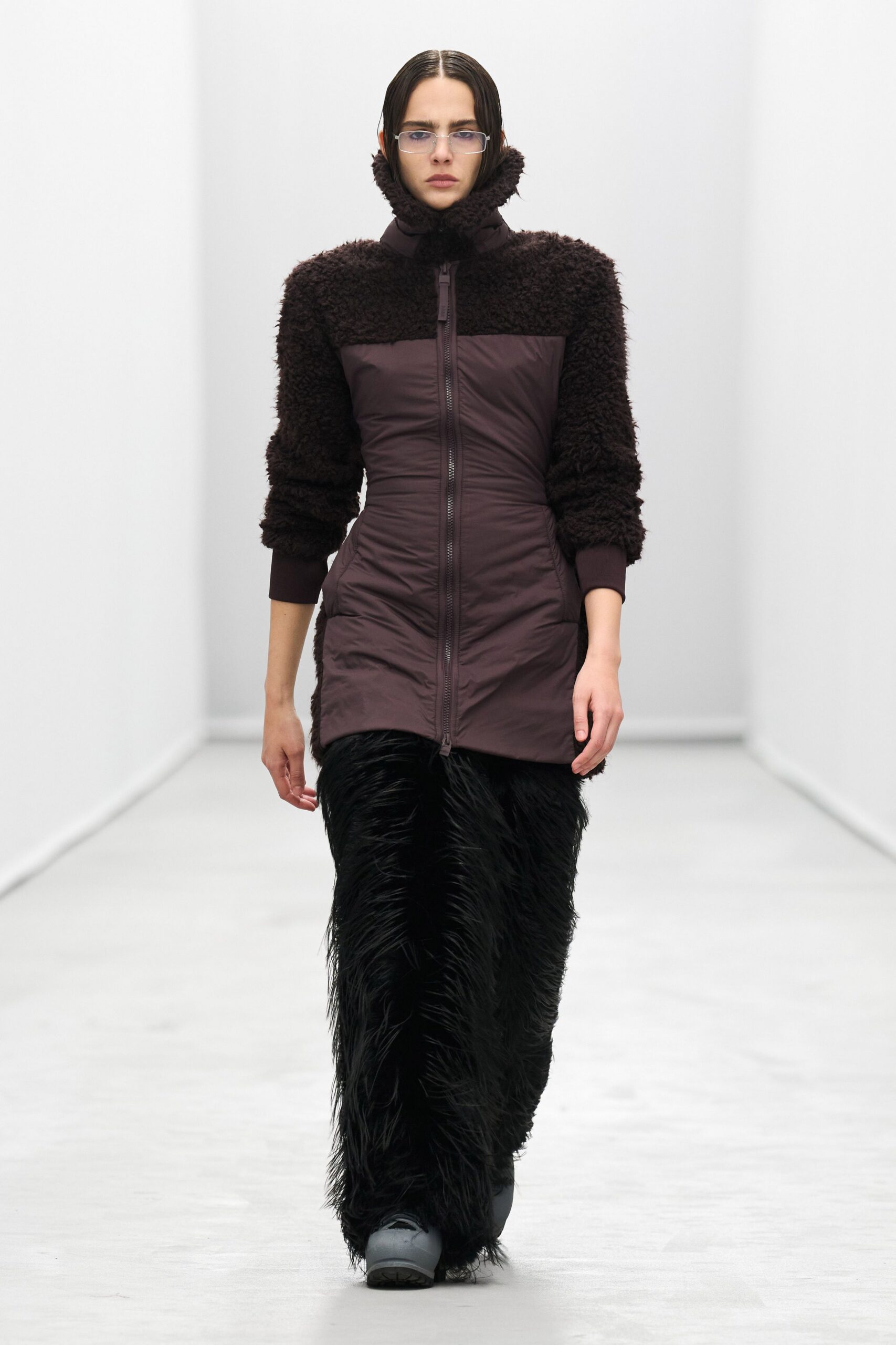 brown faux-fur long-sleeve collared fitted zippered draped coat