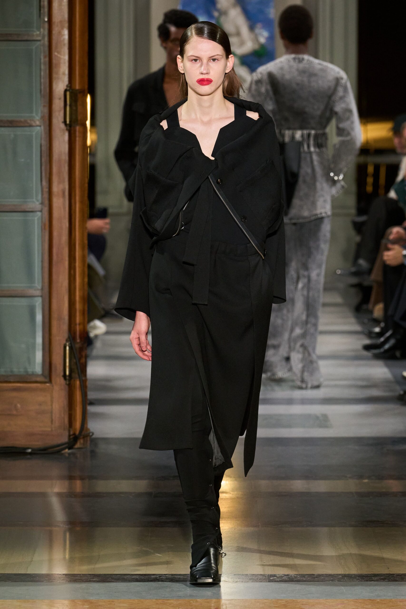 black wool long-sleeve collared relaxed zippered midi coat
