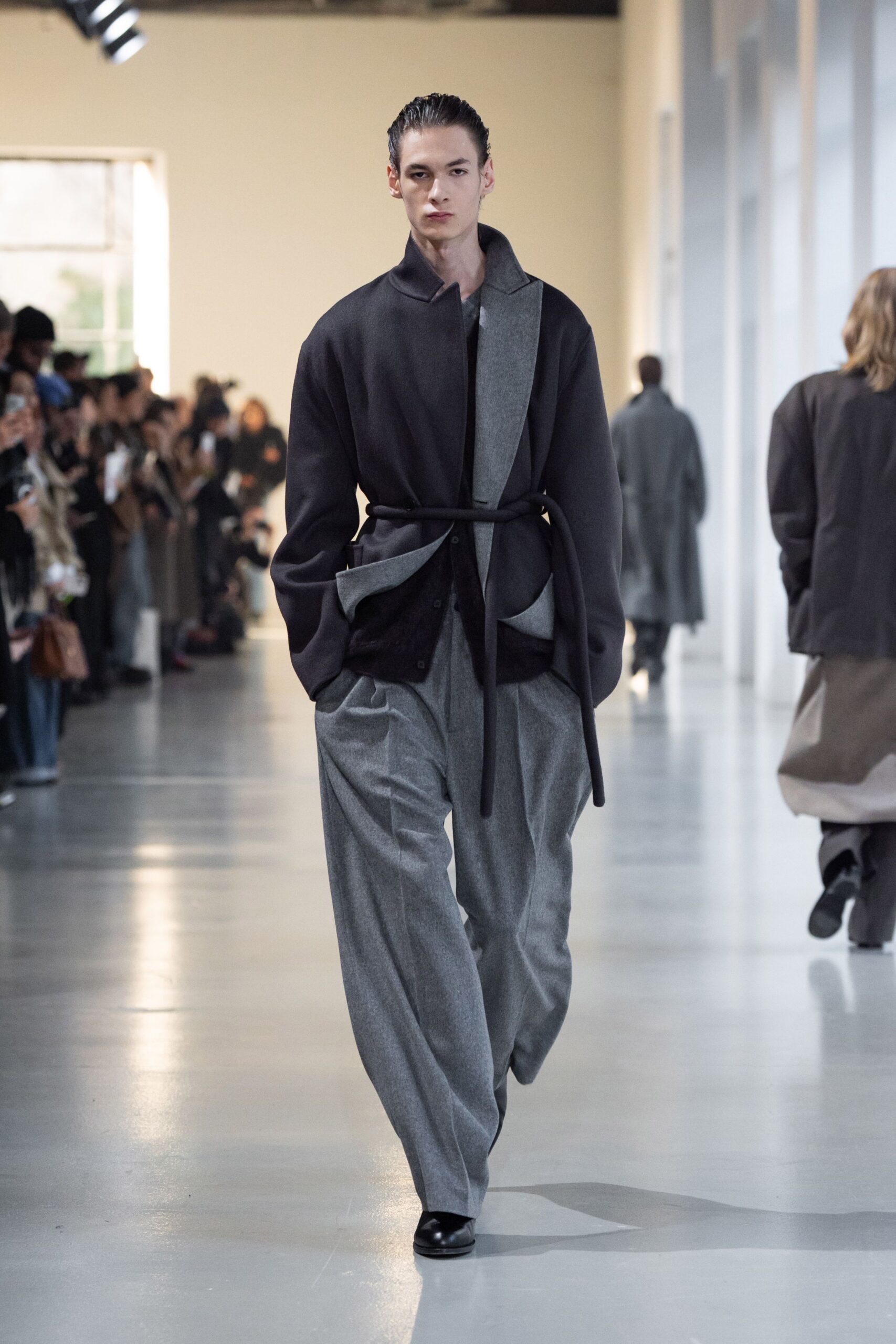 black wool long-sleeve collared relaxed belted jacket