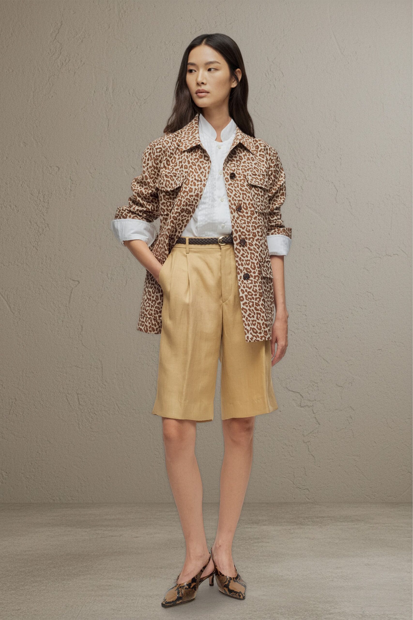 brown cotton long-sleeve collared relaxed animal-print jacket