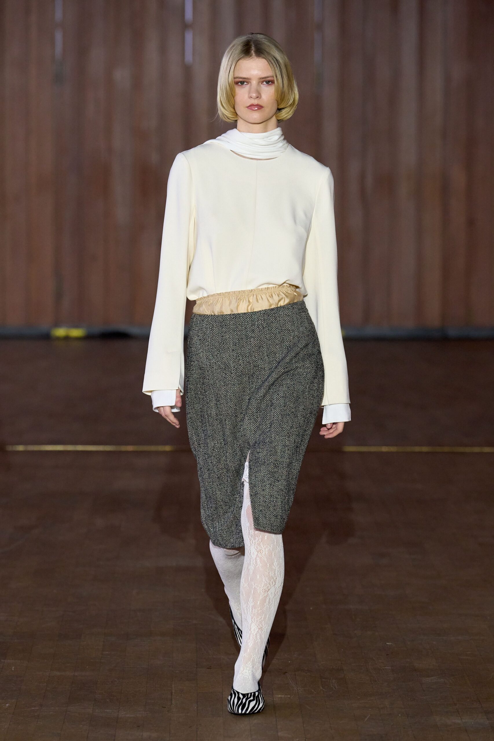 gray wool slit fitted pencil skirt