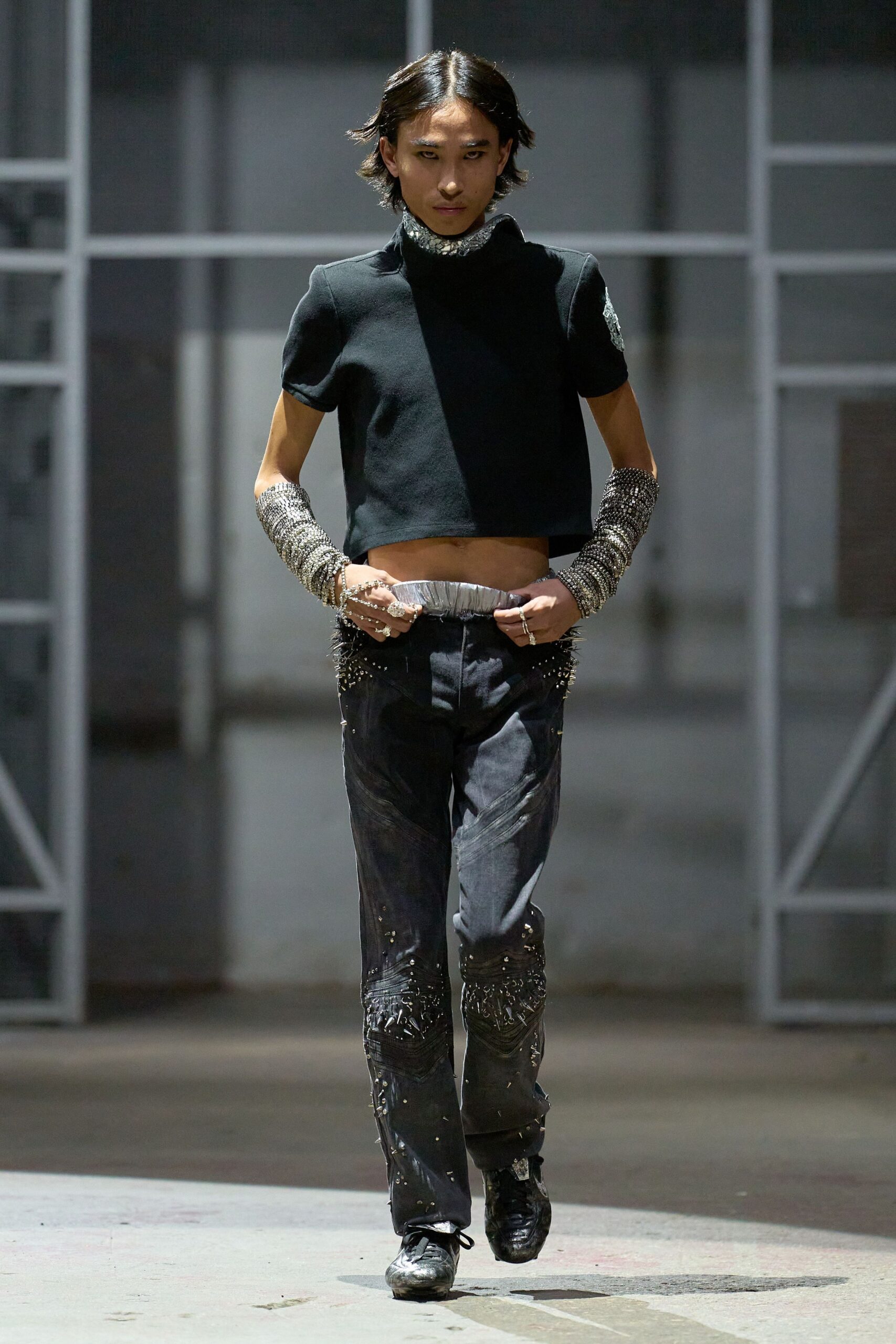 black denim slim distressed pants