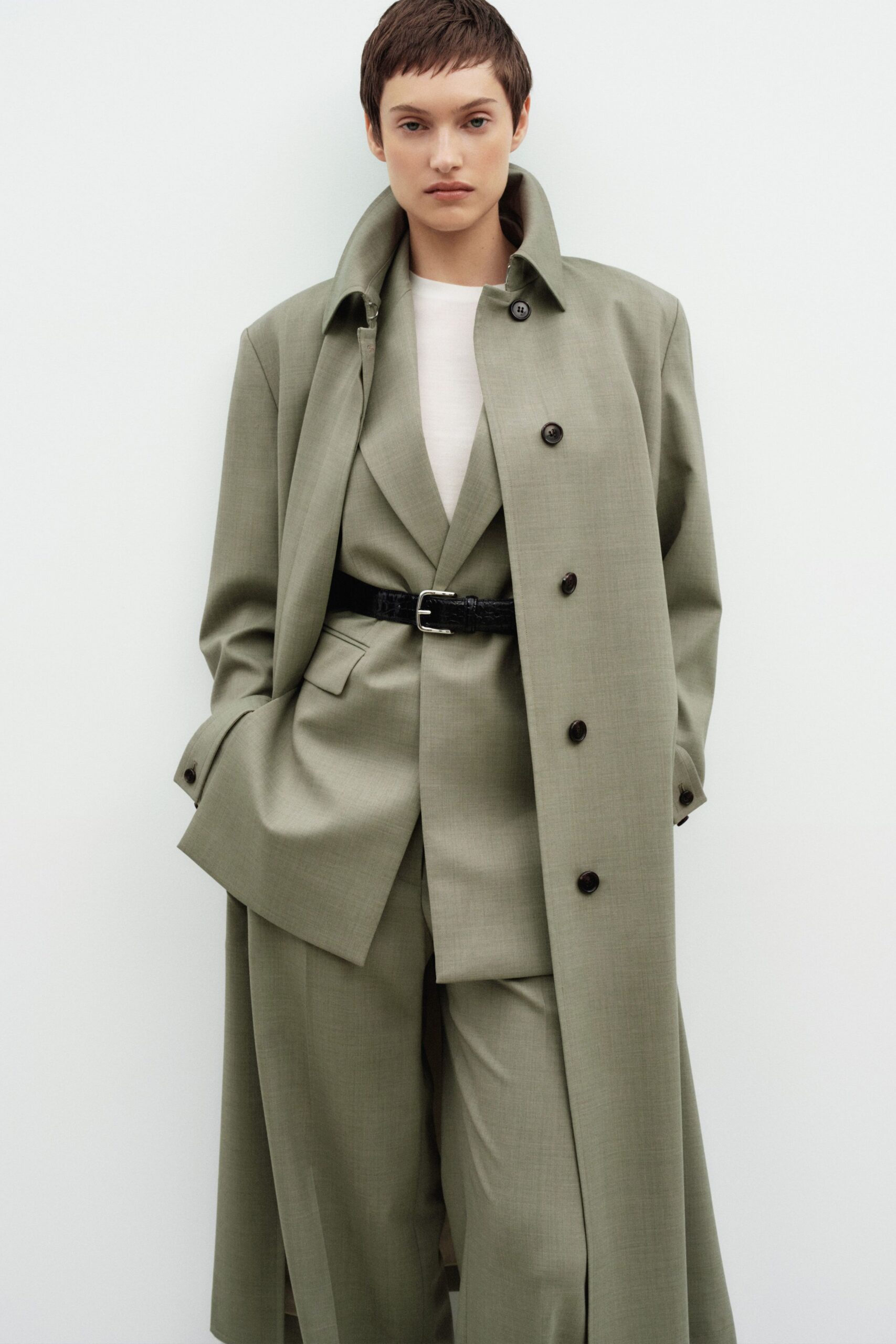 green cotton long-sleeve collared relaxed buttoned maxi coat