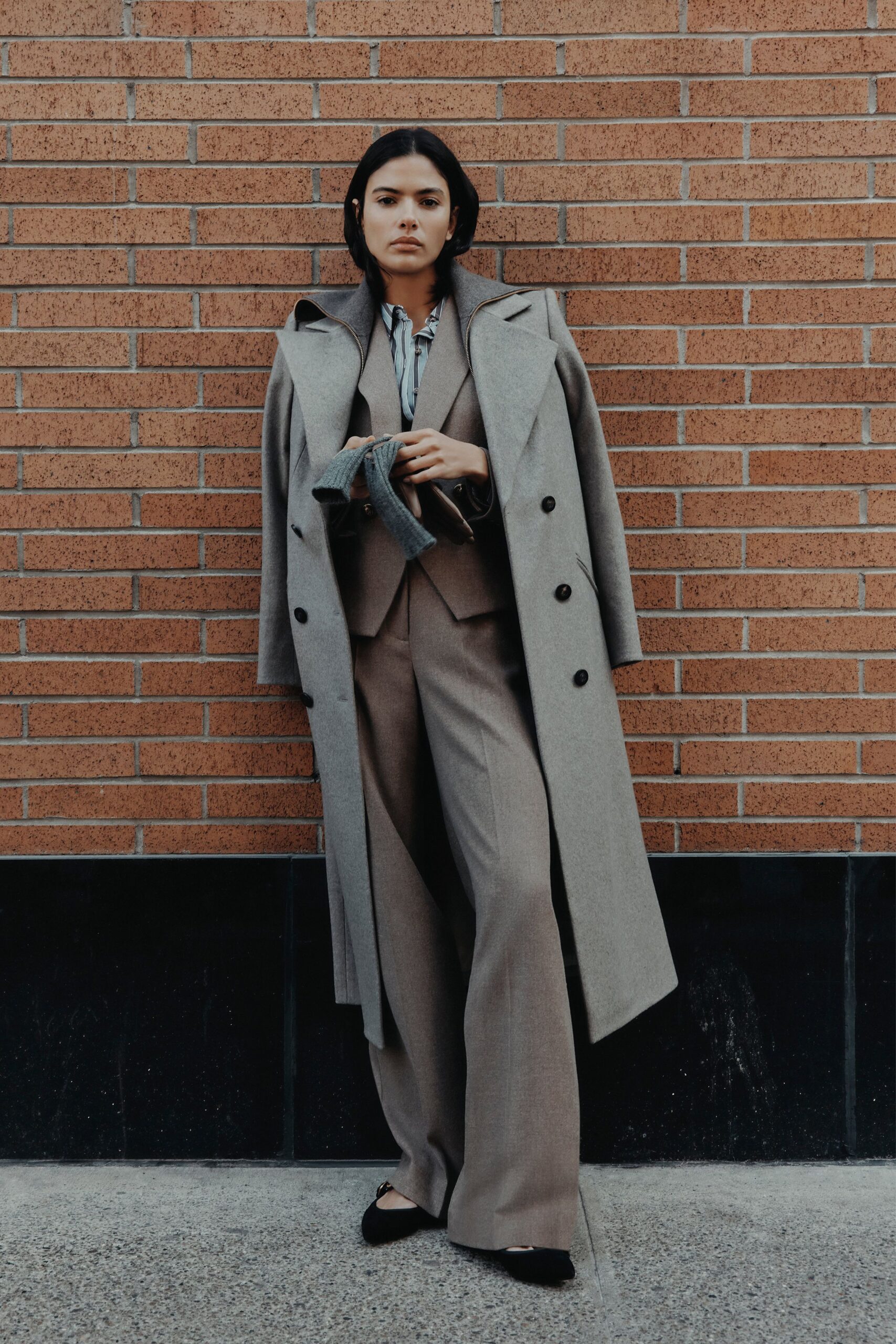 gray wool long-sleeve collared oversized buttoned maxi coat