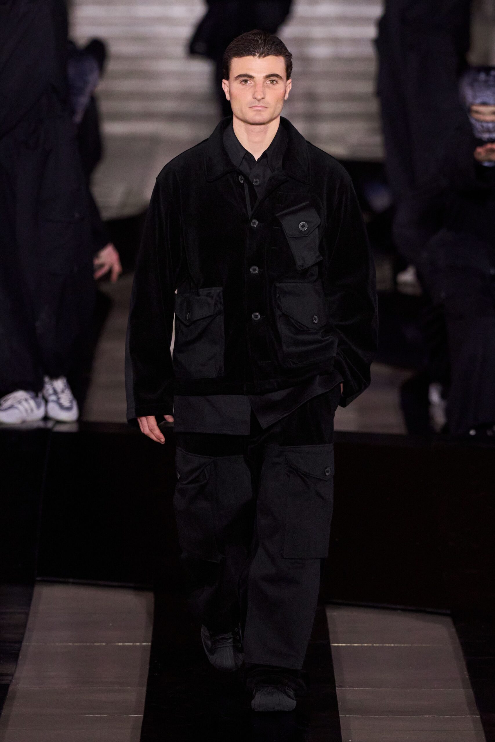 black cotton relaxed cargo pants