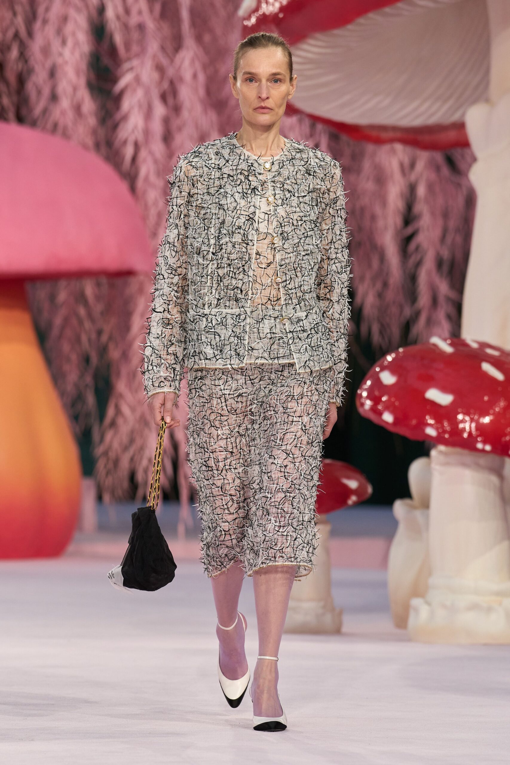 black lace long-sleeve collared fitted embroidered jacket