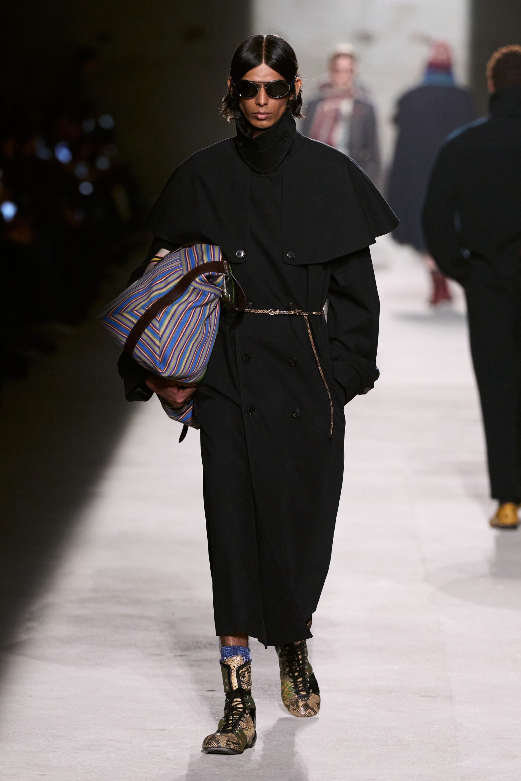 black relaxed coat with multi bag