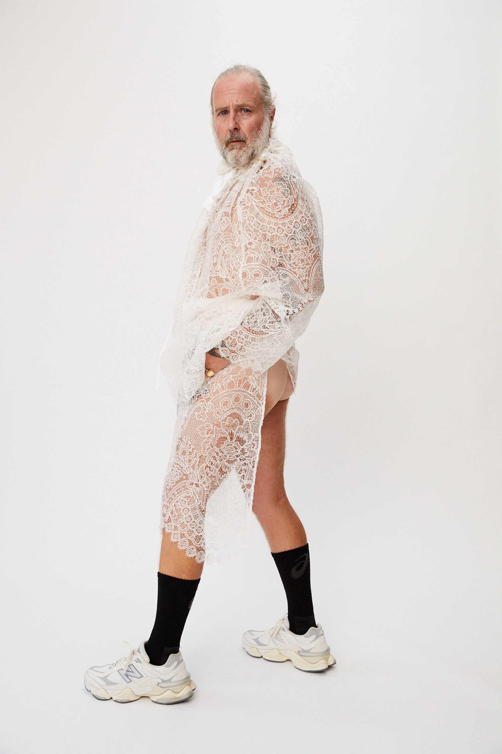 white lace sleeveless fitted embroidered short shorts