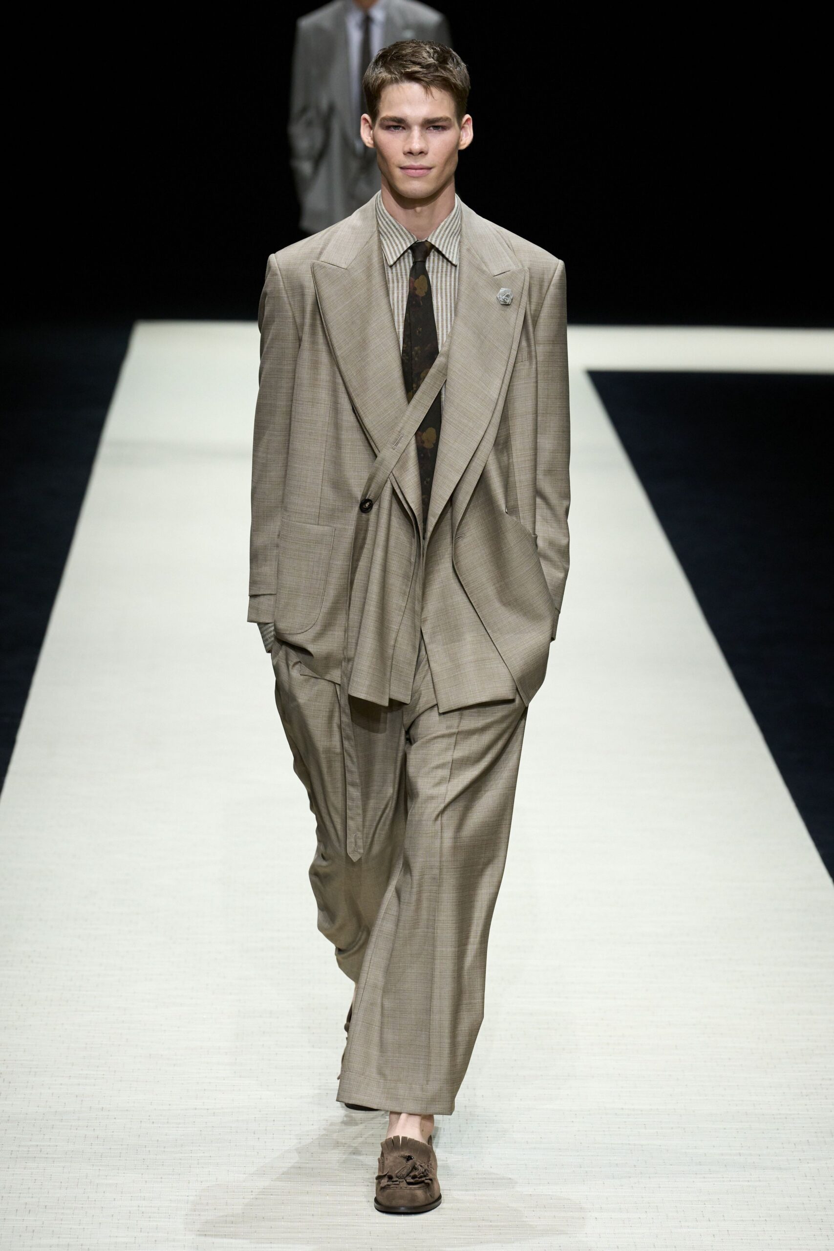 beige wool long-sleeve collared tailored buttoned pleated suit
