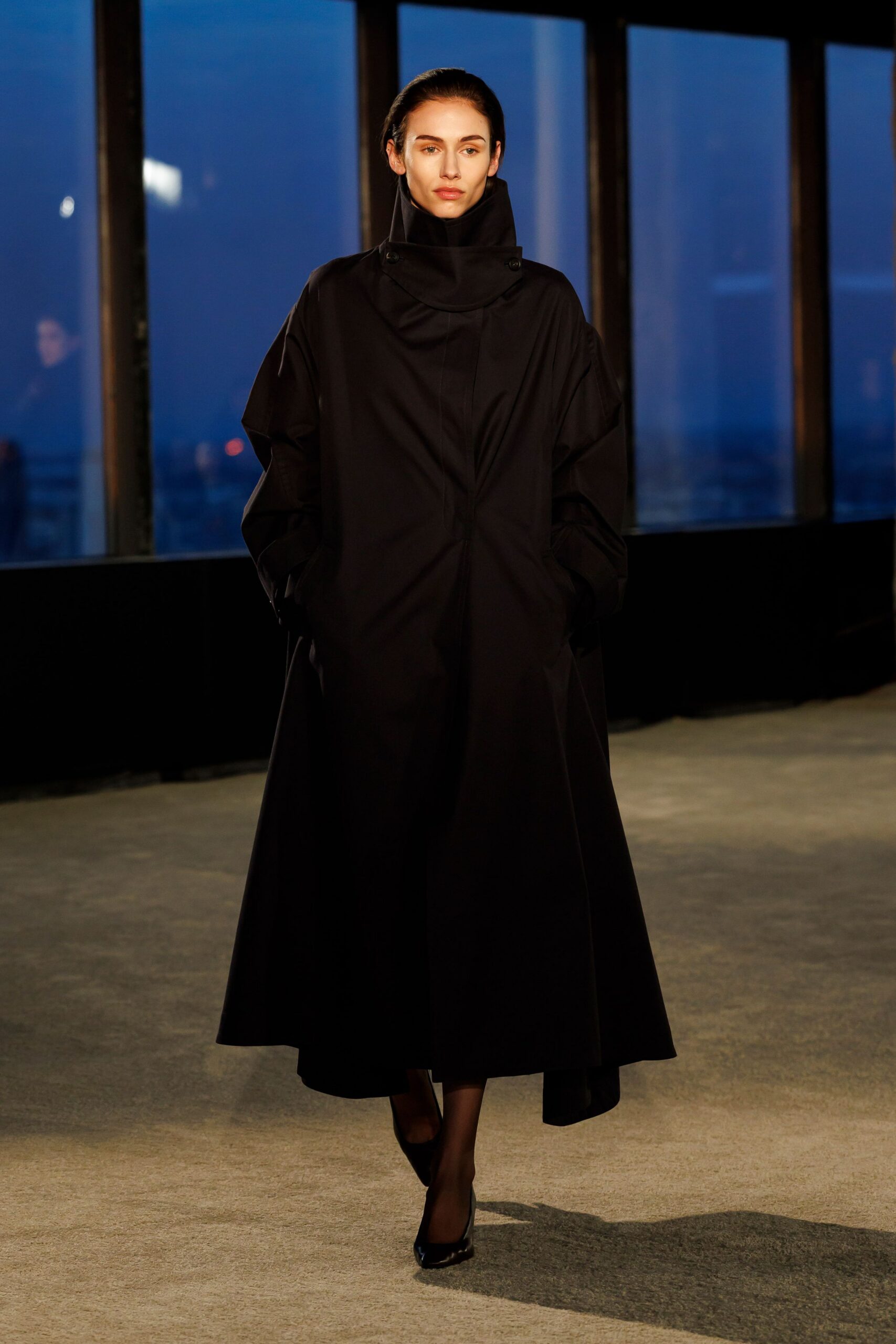 black relaxed coat with shoes