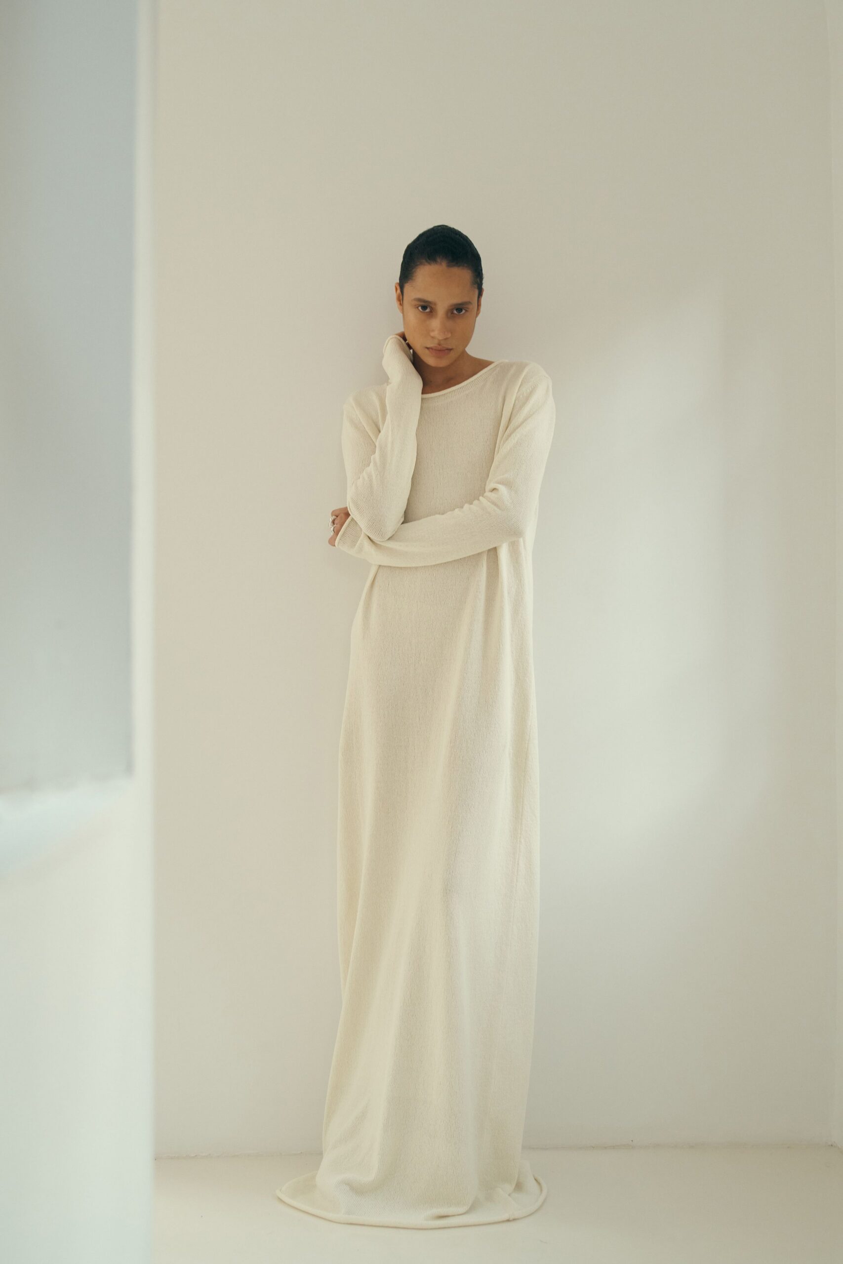 white relaxed long-sleeve gown