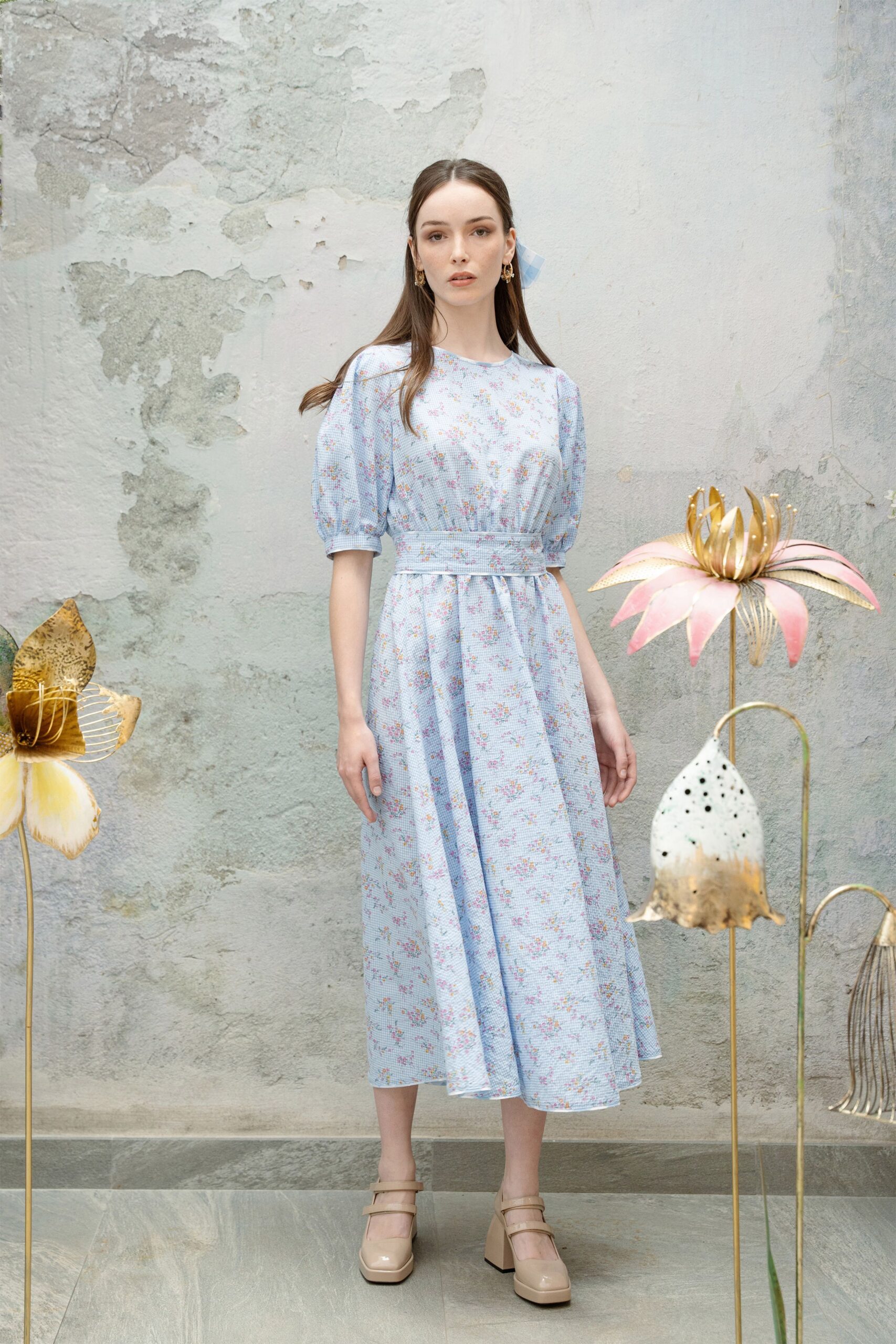 blue cotton short-sleeve v-neck fitted floral tiered dress
