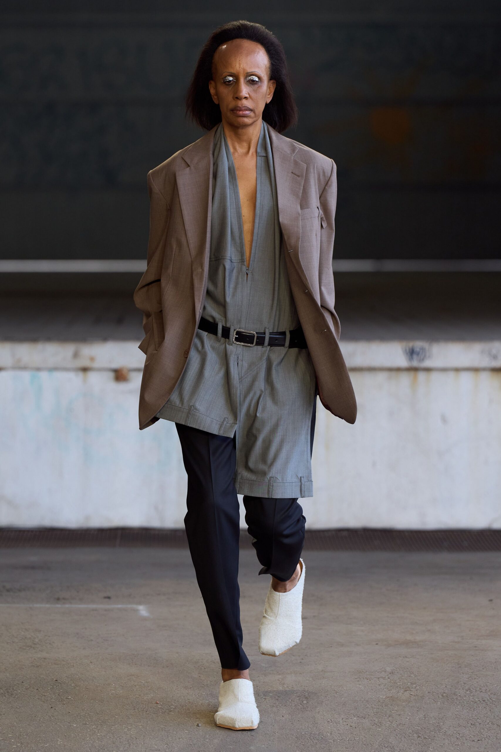 gray cotton v-neck short-sleeve fitted jumpsuit
