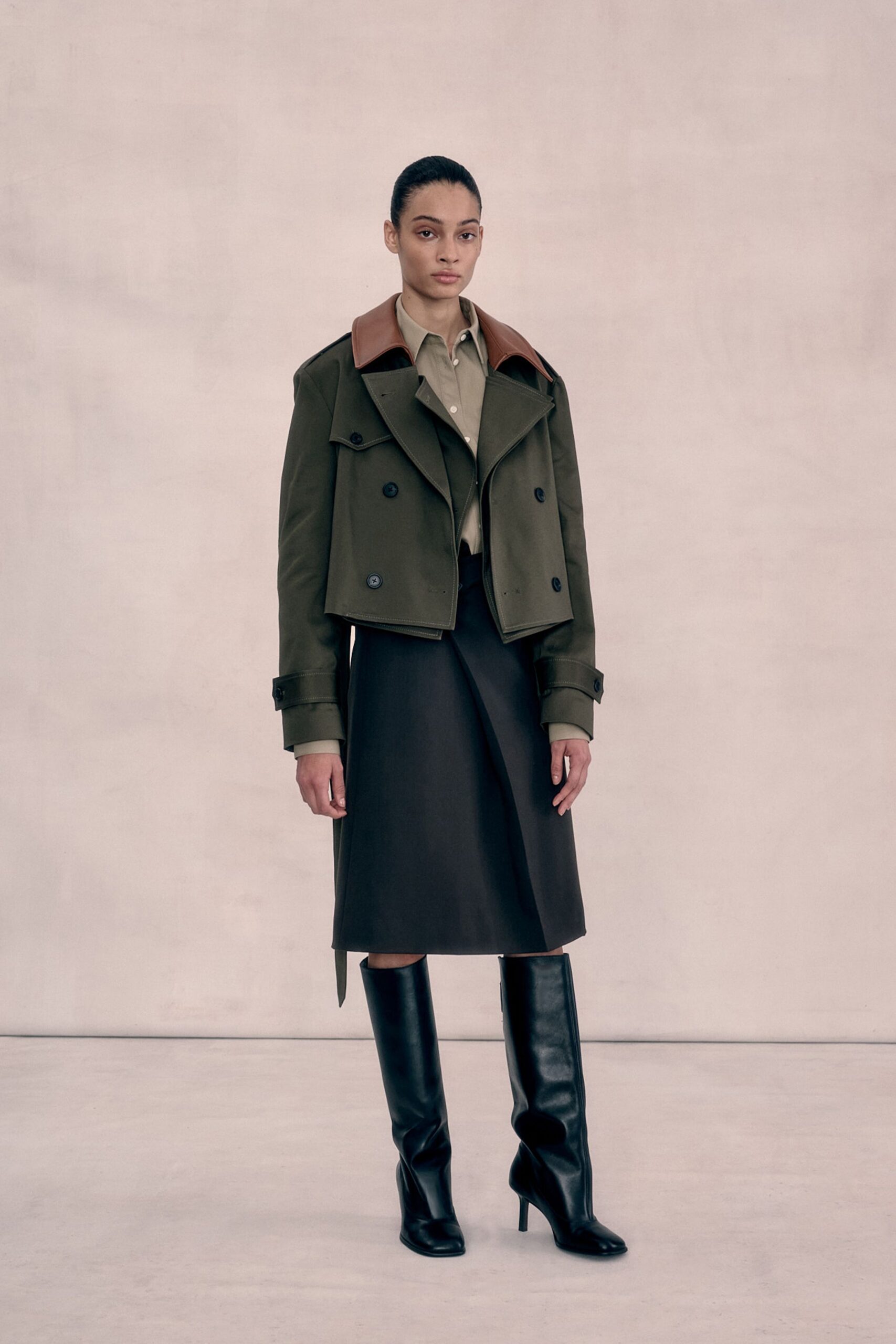 green cotton long-sleeve collared structured buttoned jacket
