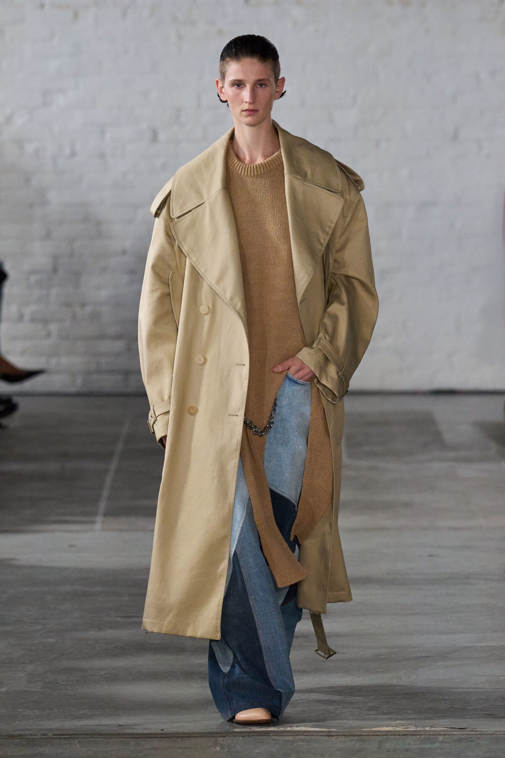 beige cotton long-sleeve collared relaxed buttoned coat
