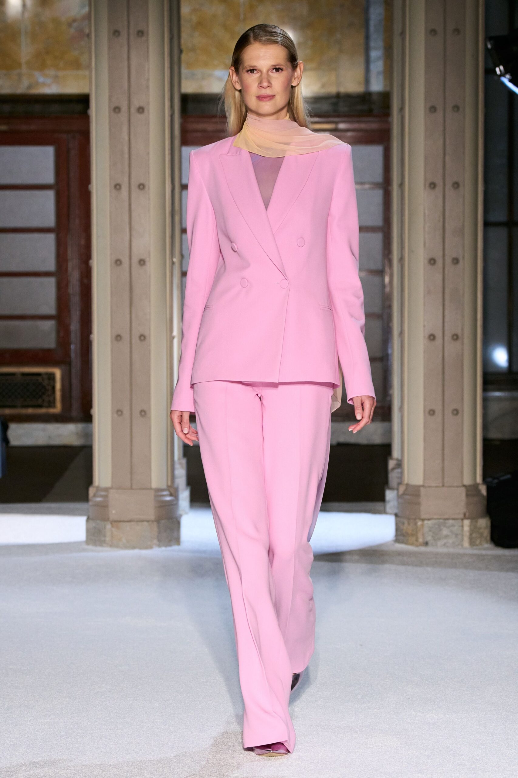 pink long-sleeve collared tailored blazer